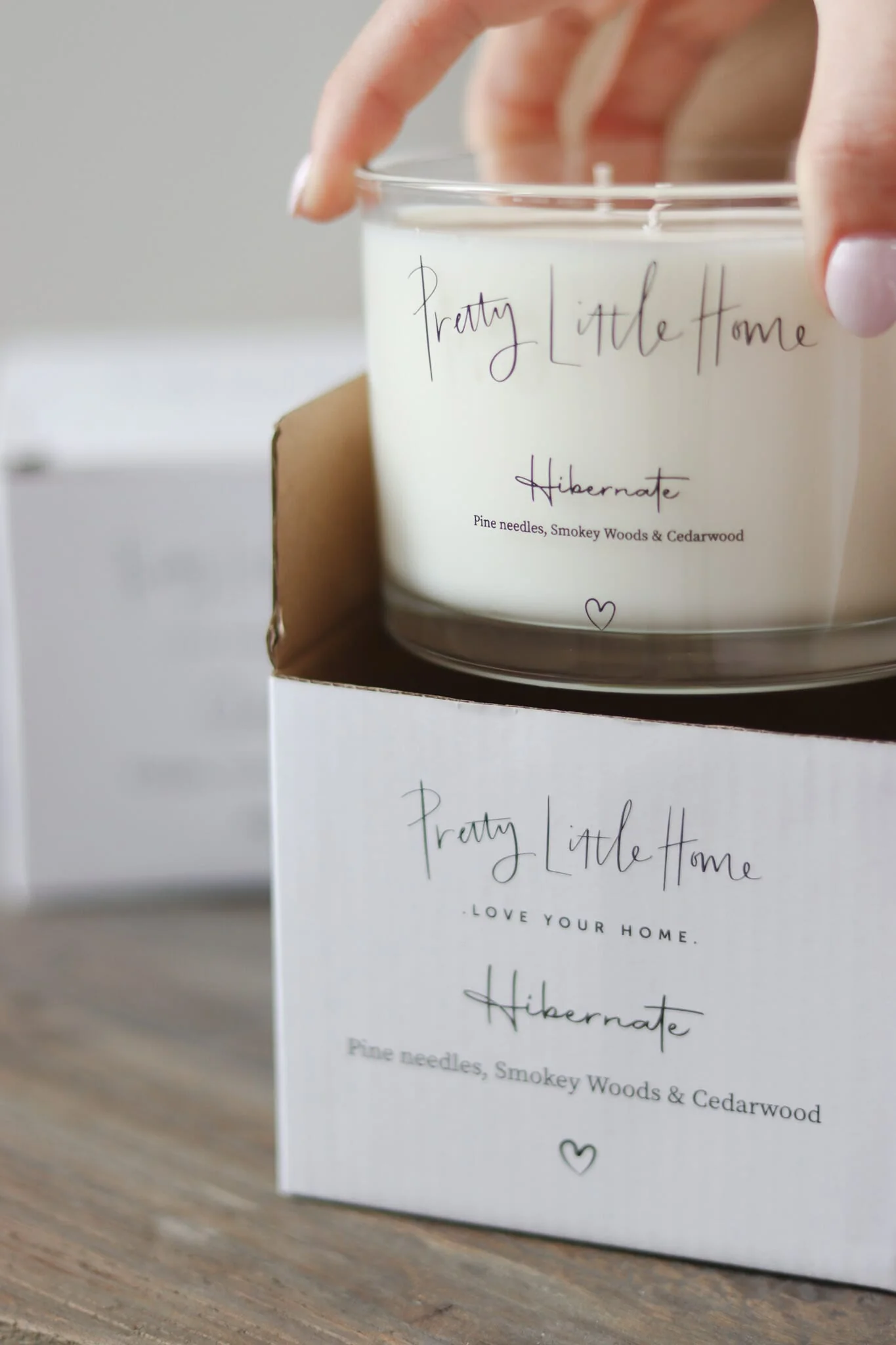 Cosy & Hibernate Candle Duo Gift Set - Image 4