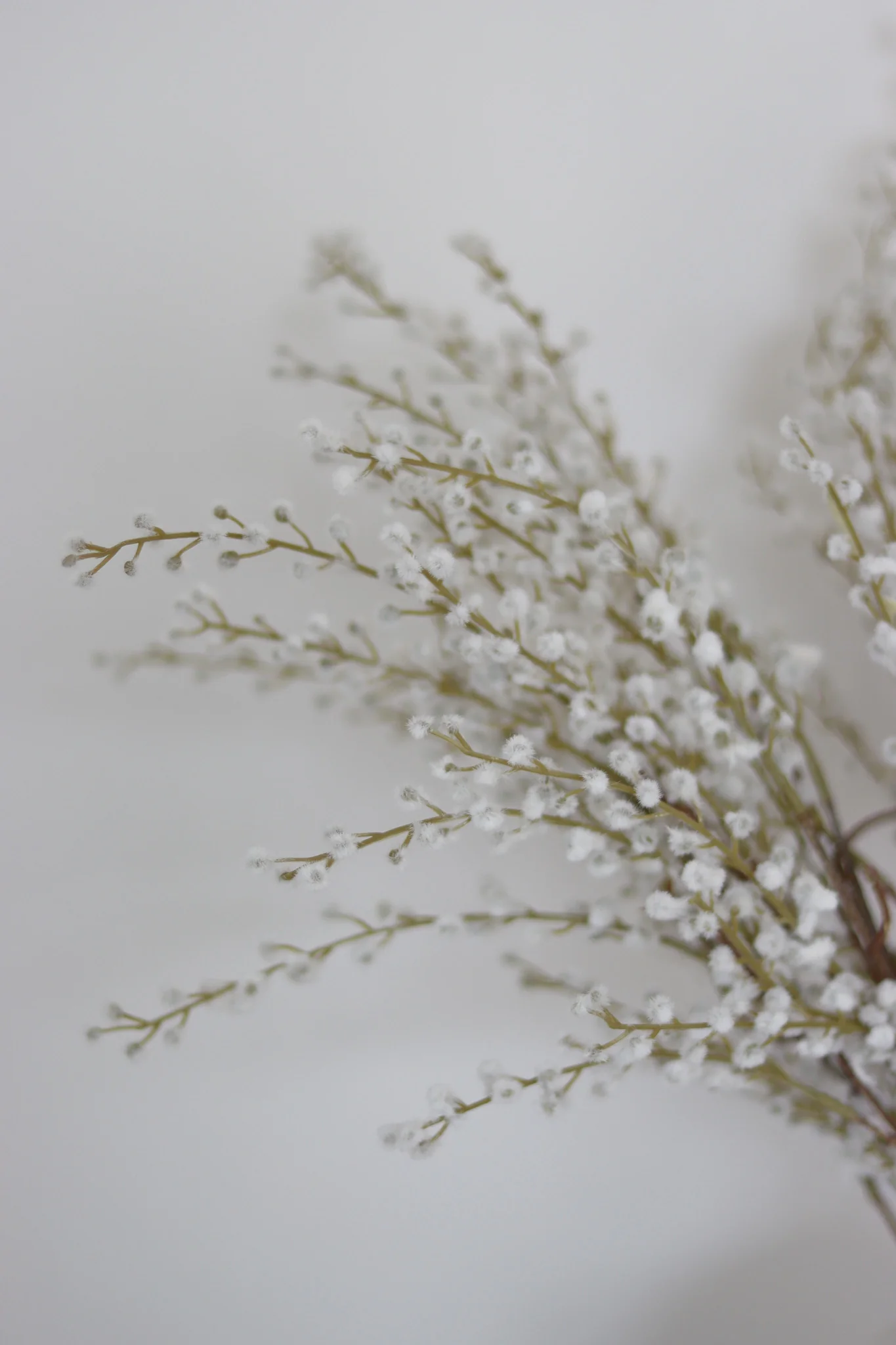 Faux Flowers - White Willow Spray - Image 4