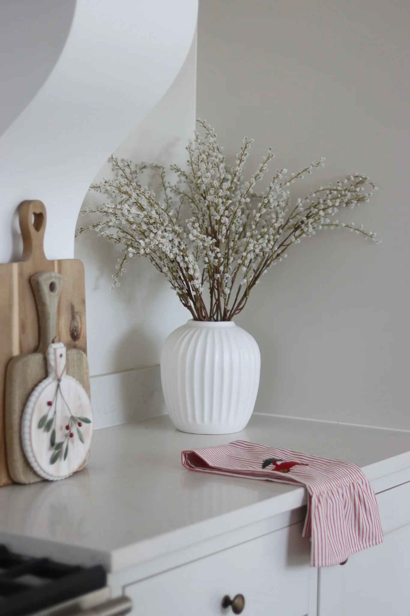 Faux Flowers - White Willow Spray - Image 7