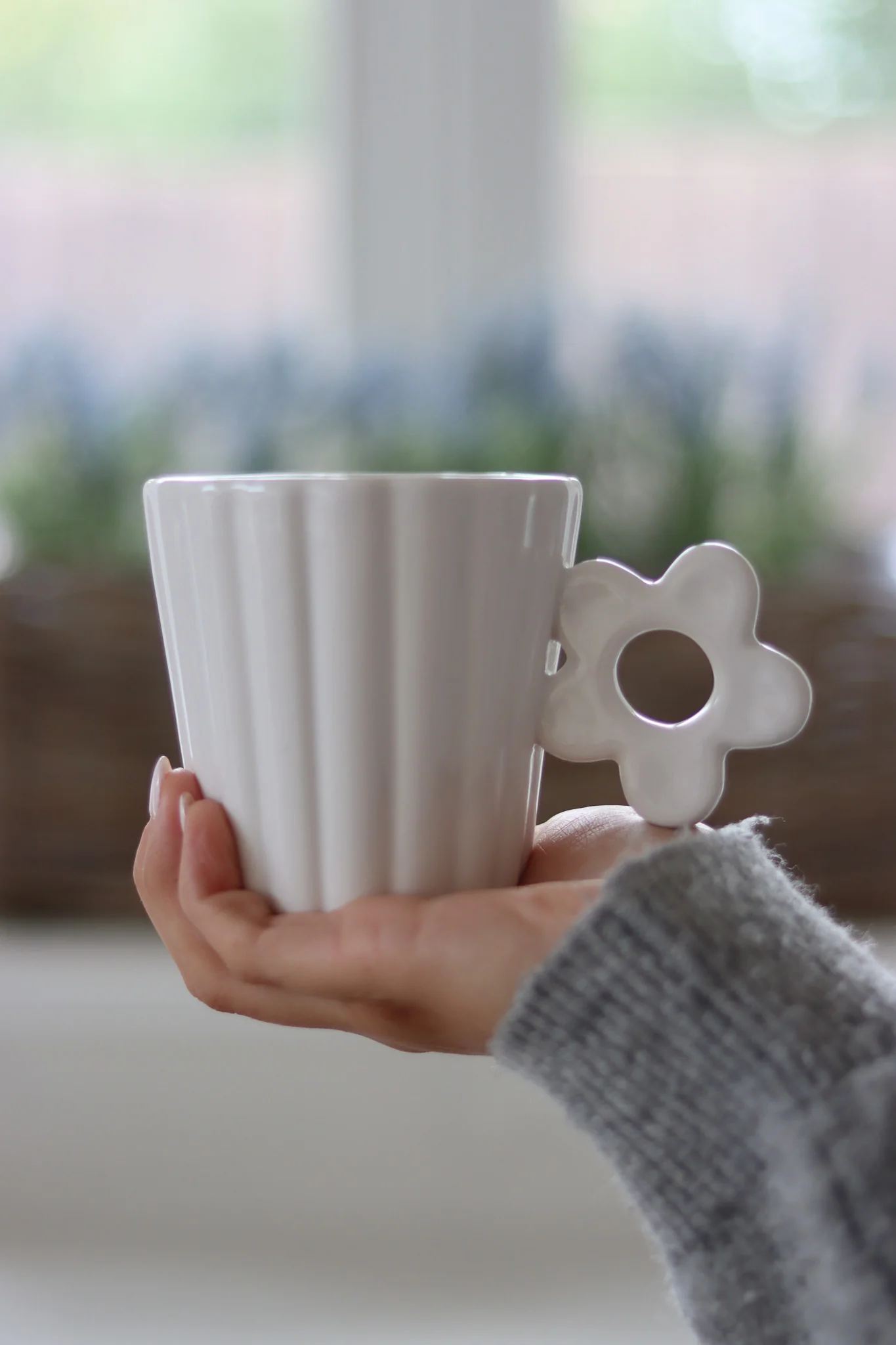 Flower Handled Spring Mug - Image 3