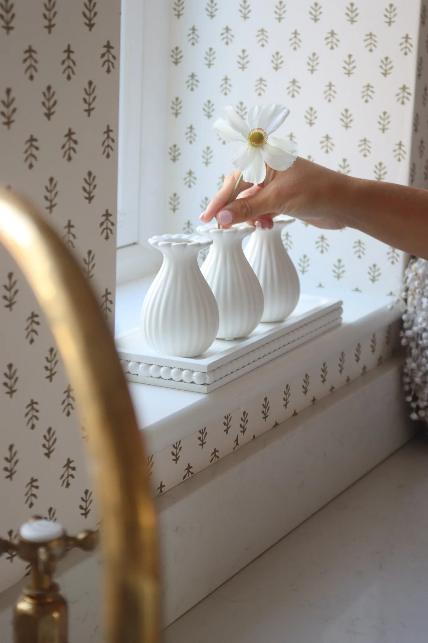 Frilly Stoneware Bud Vase Set