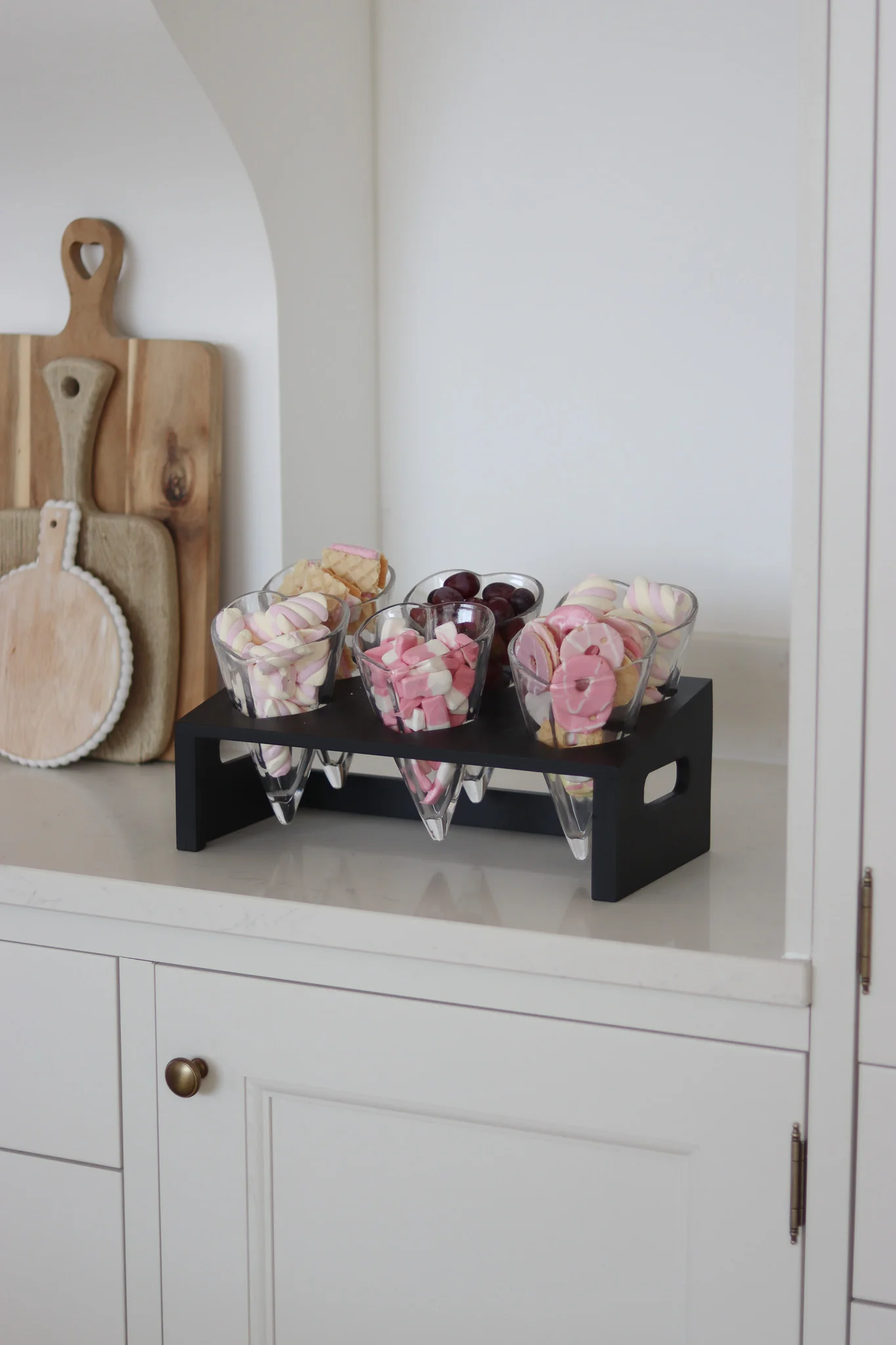 Glass Heart Snacking Station - Black *Defect* - Image 5