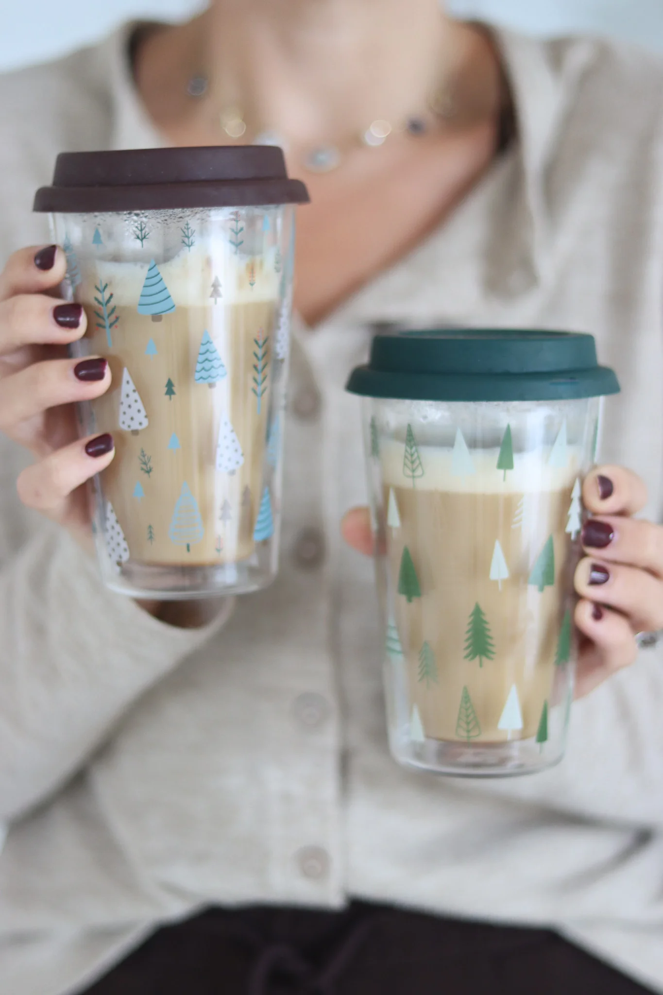 Double Walled Glass Travel Mug – Xmas Trees - Image 4