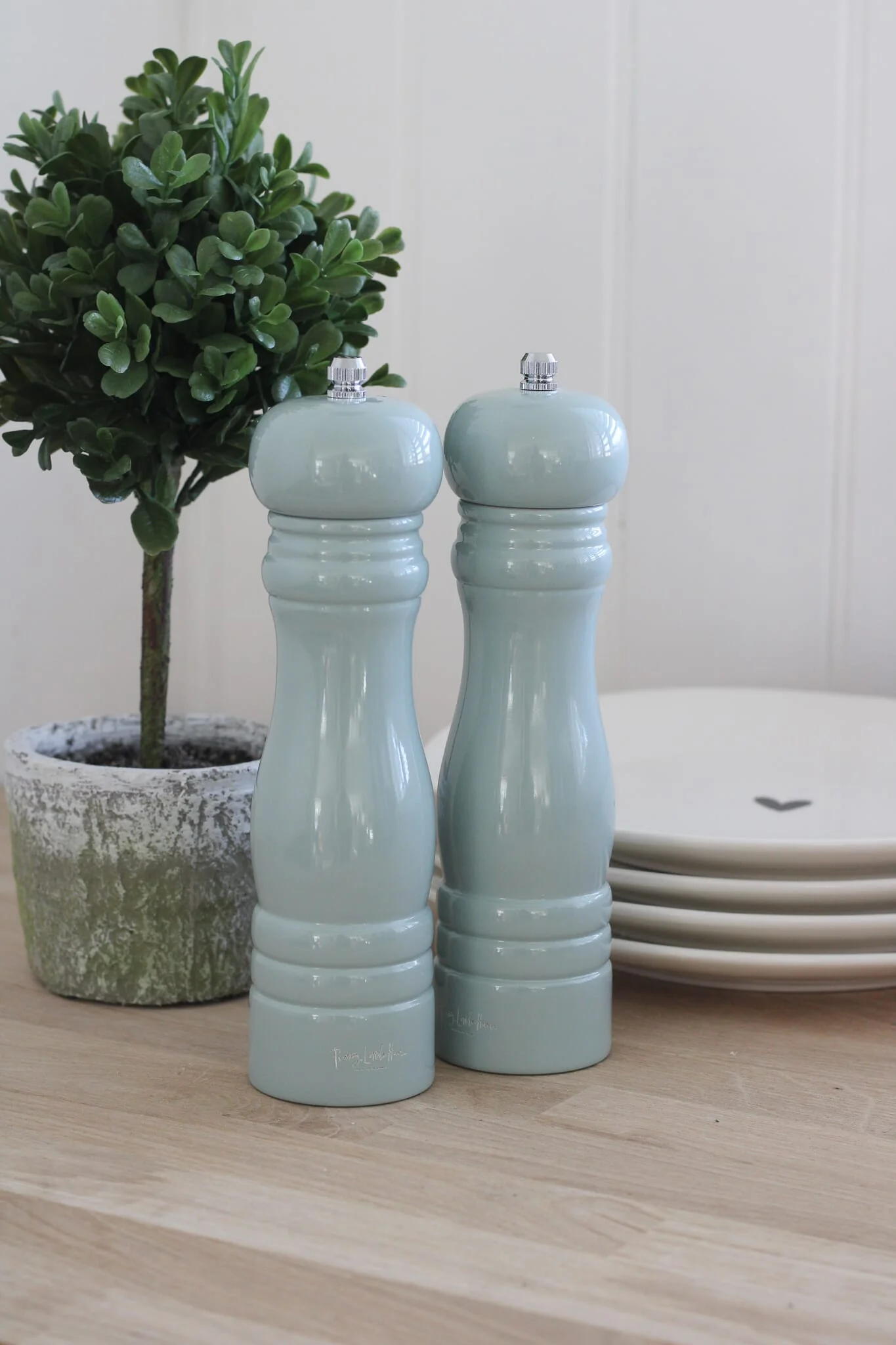 Green Salt & Pepper Mills - Classic Design - Image 3