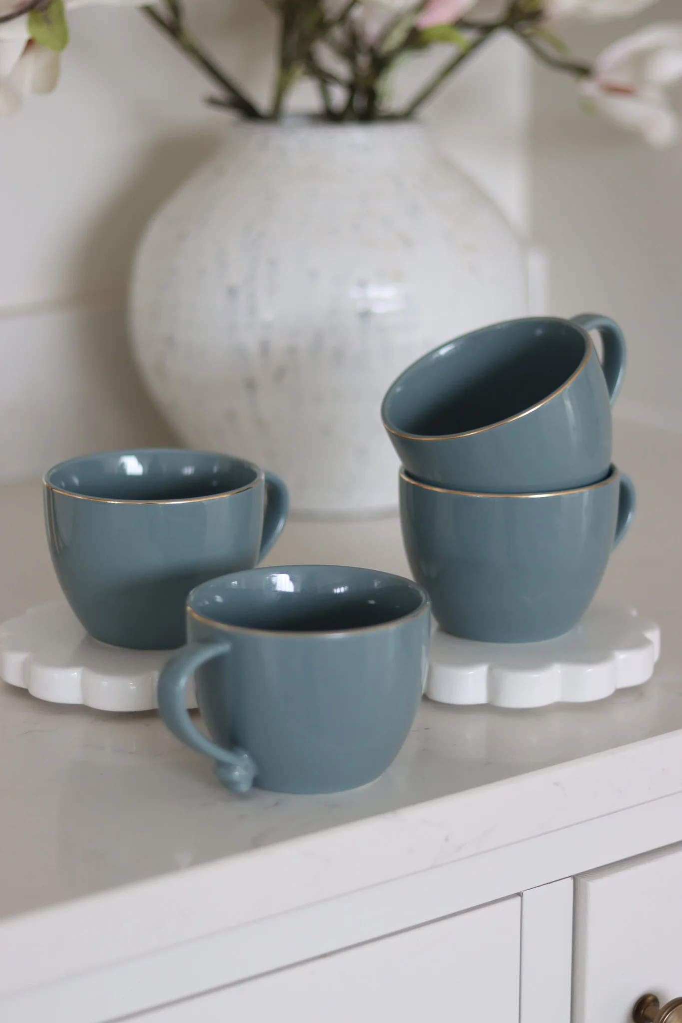 Heart Handled Ceramic Mug Set ā 4 Piece ā Slate Gold Trim - Image 3