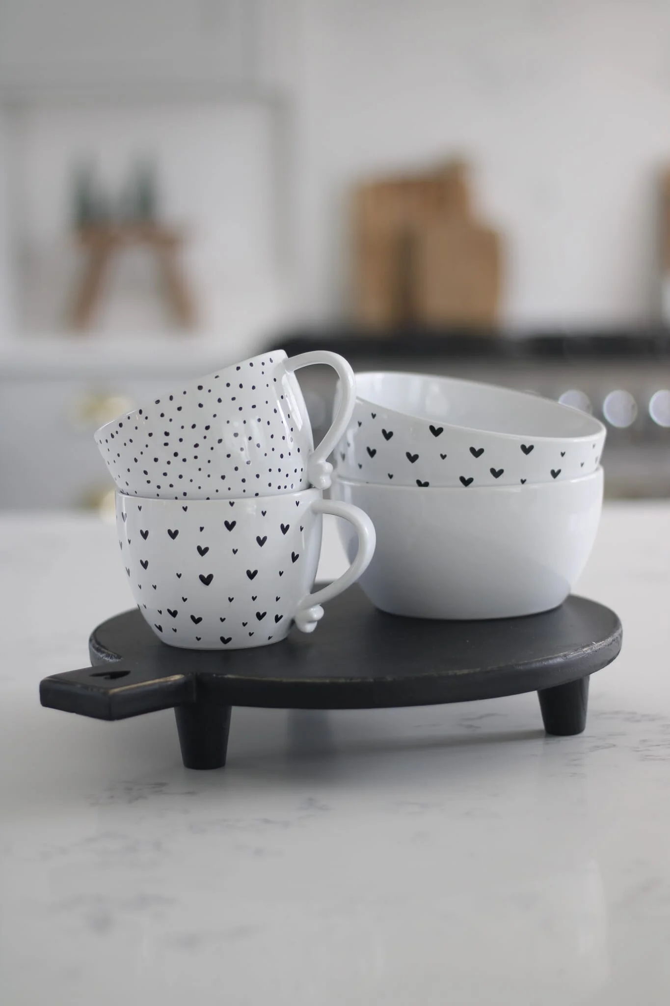 Heart Handled Round Tray - Black