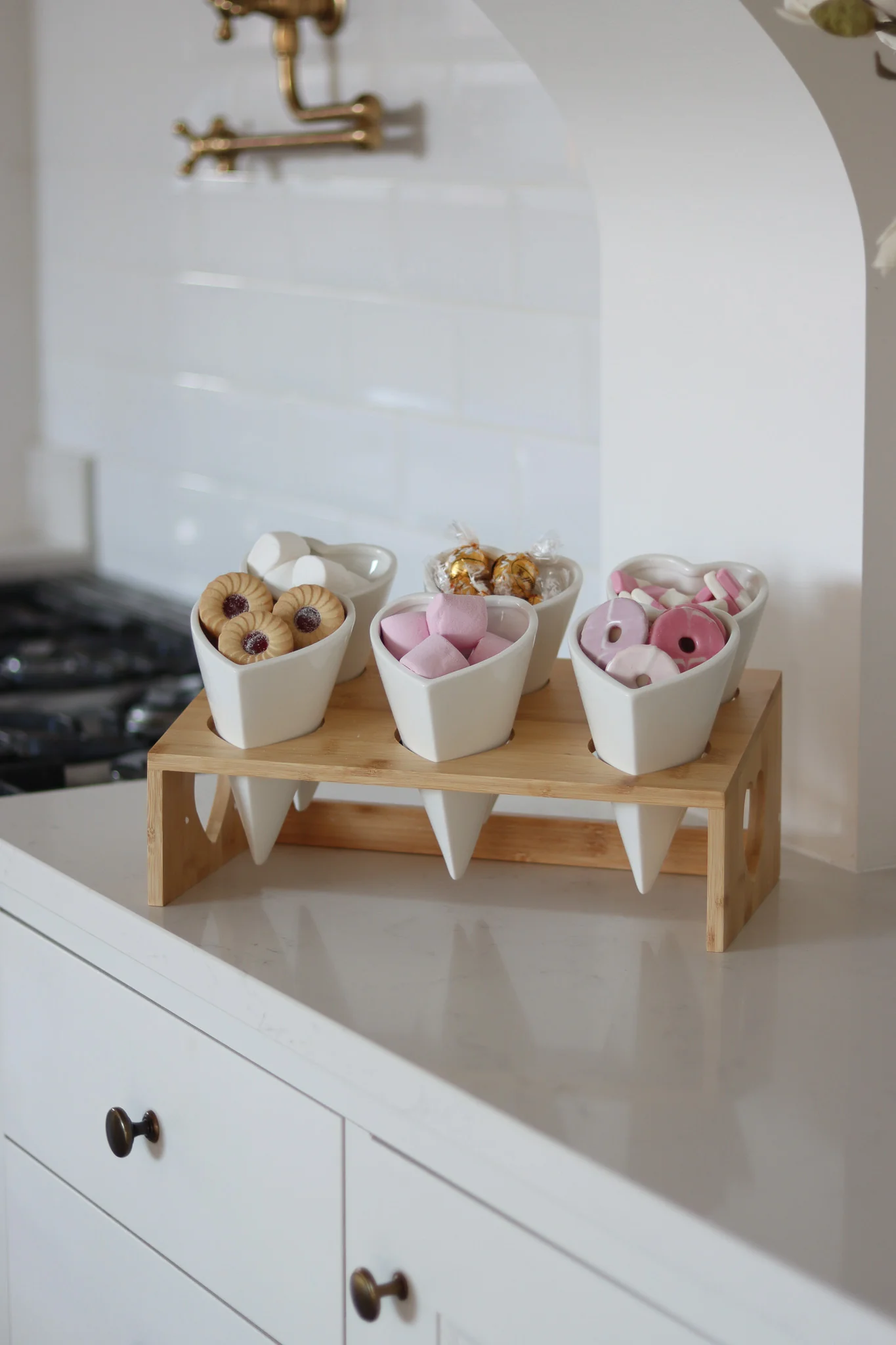 Ceramic Heart Snacking Station - Natural - Image 3