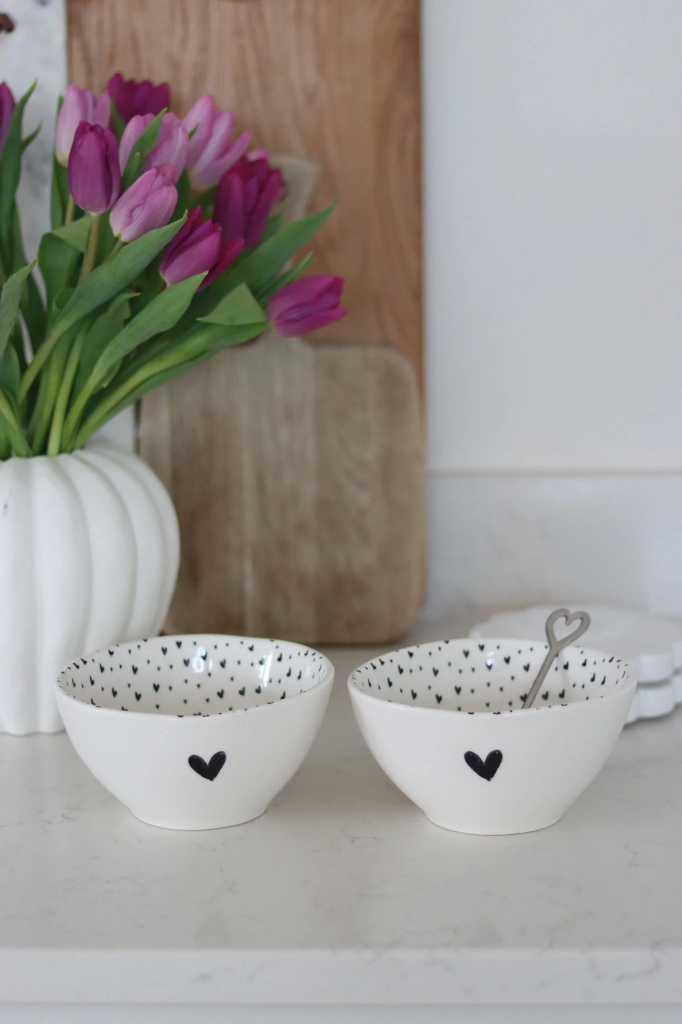 Irregular Ceramic Bowl Set – 2 Piece – Black Single Heart
