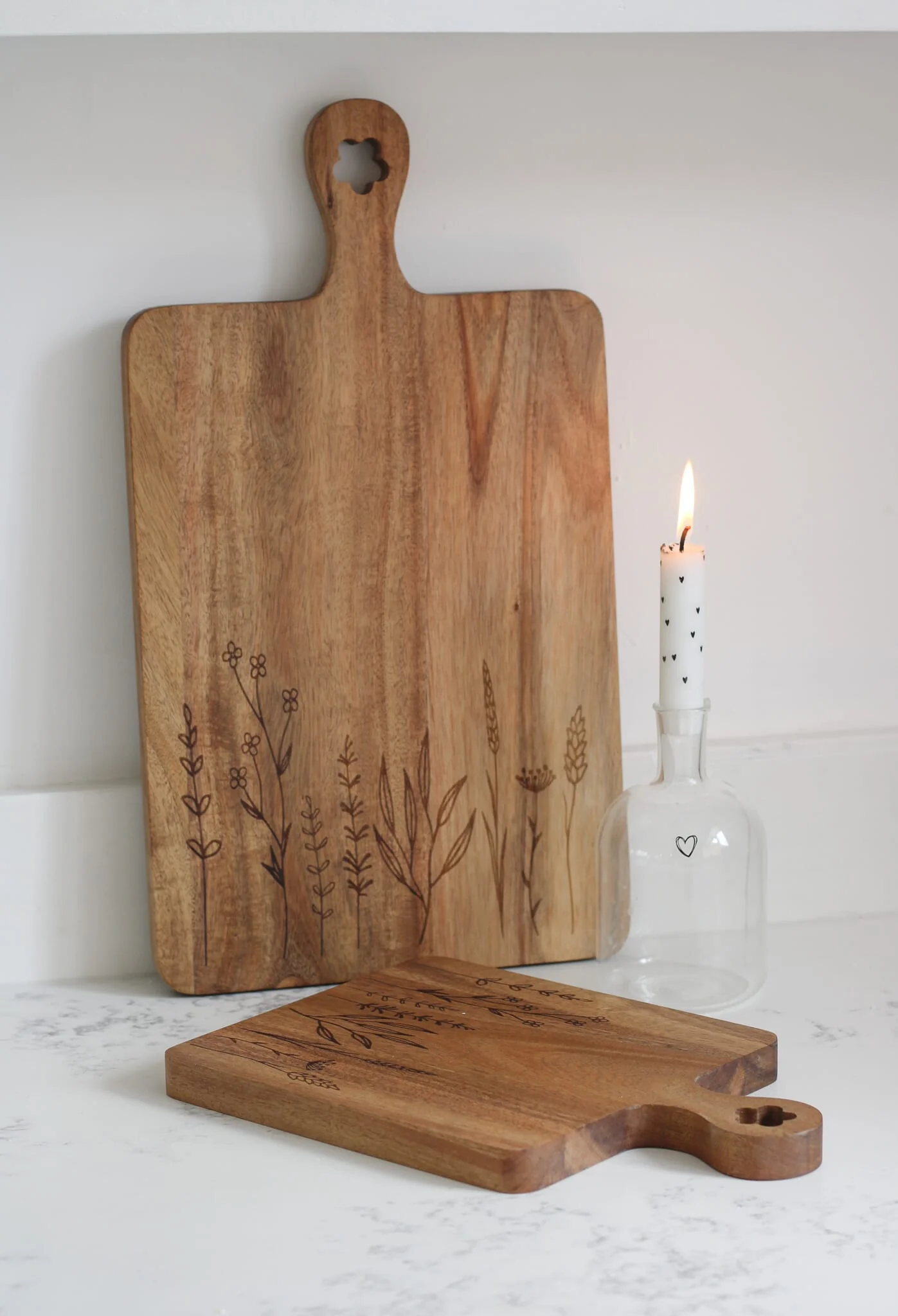 Engraved Flower Chopping Board-Natural Large