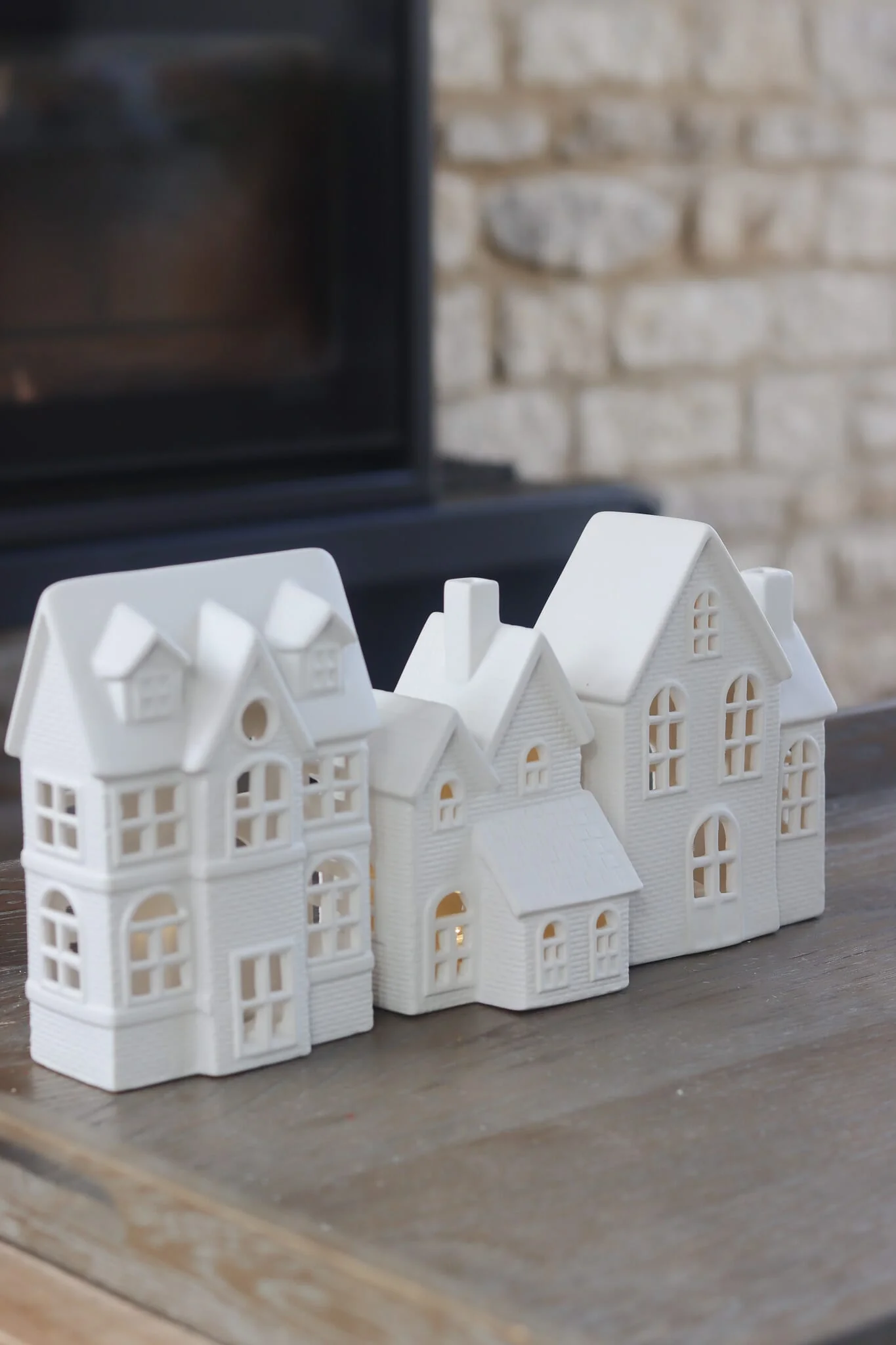 Large LED Winter House Style 4 - Image 2