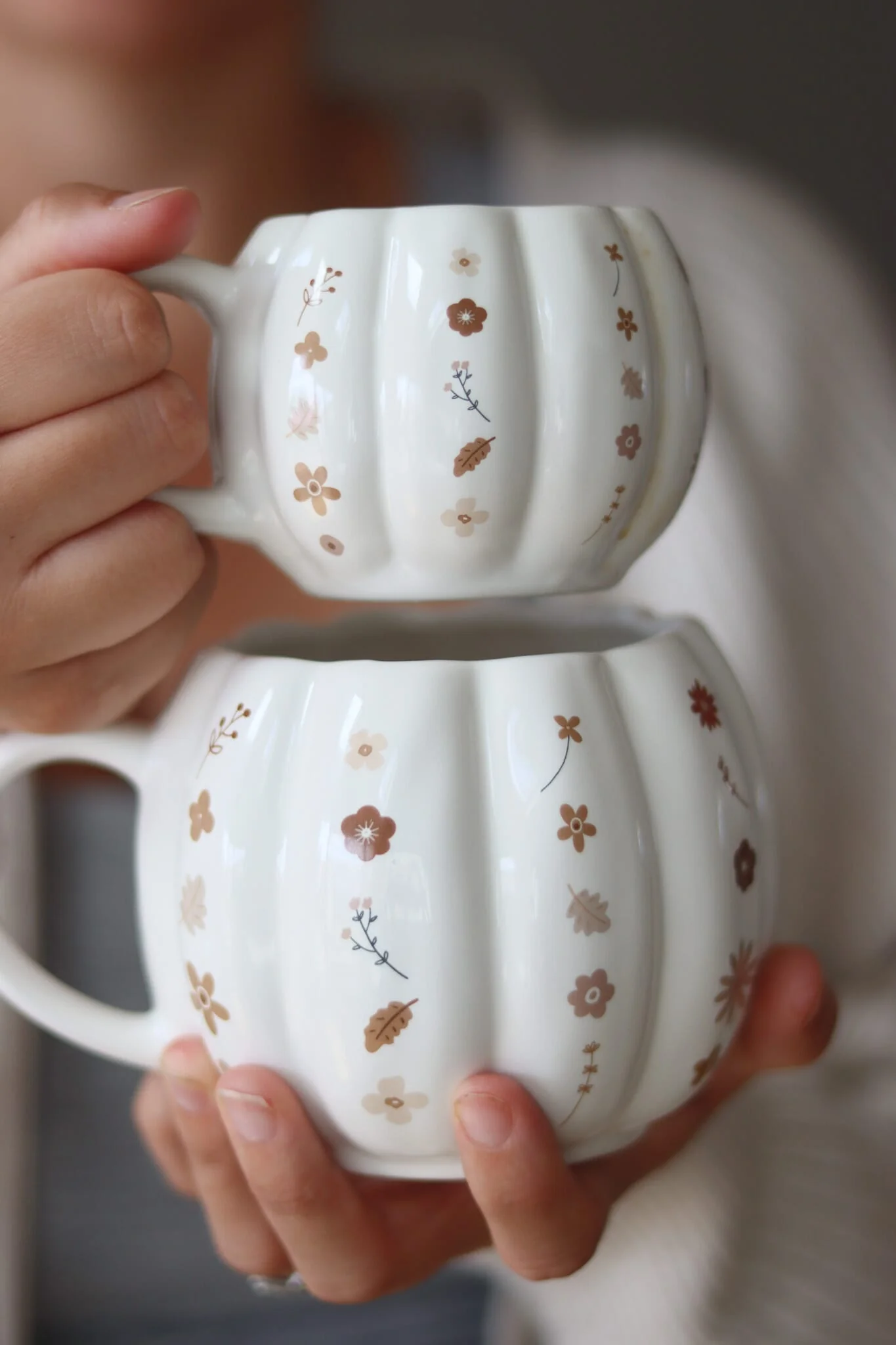 Large Pumpkin Mug - White Floral Art 4 - Image 4