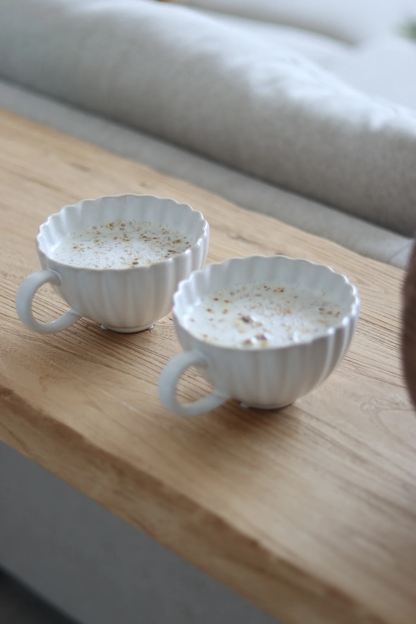 Large Ceramic Mug Set – 2 Piece – Scalloped White - Image 2