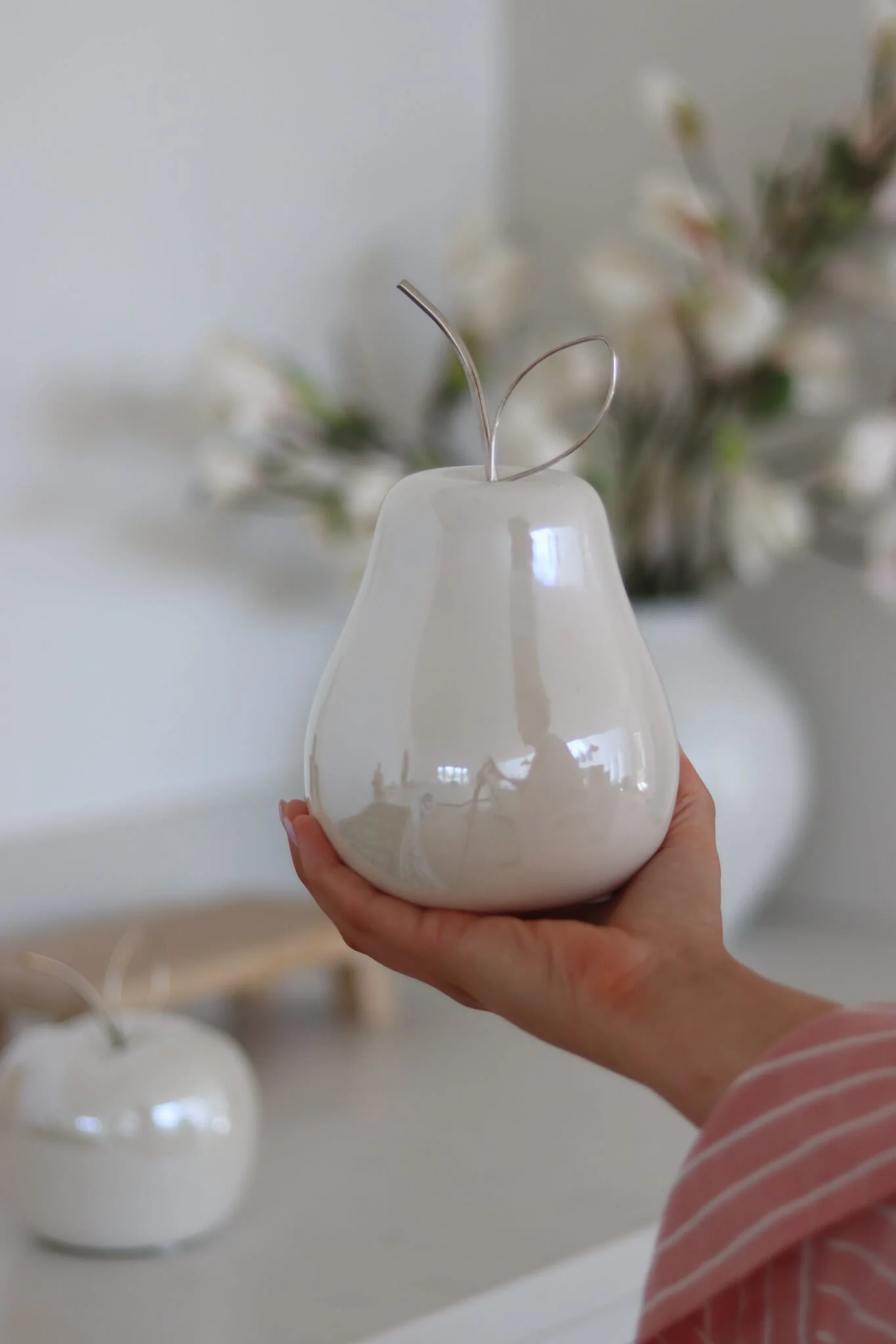 Large Silver Pearlescent Apple & Pear Set - Image 2