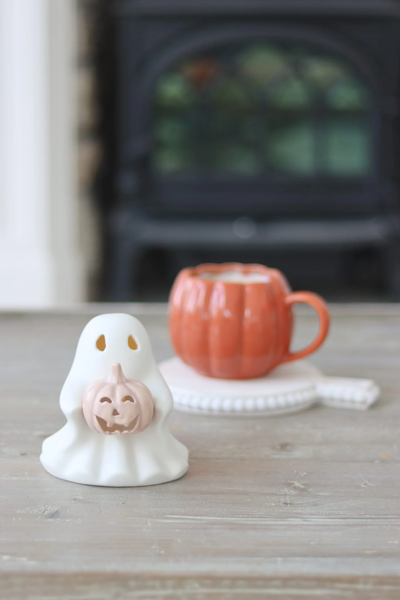LED Ceramic Ghost - Holding Pumpkin - Image 4