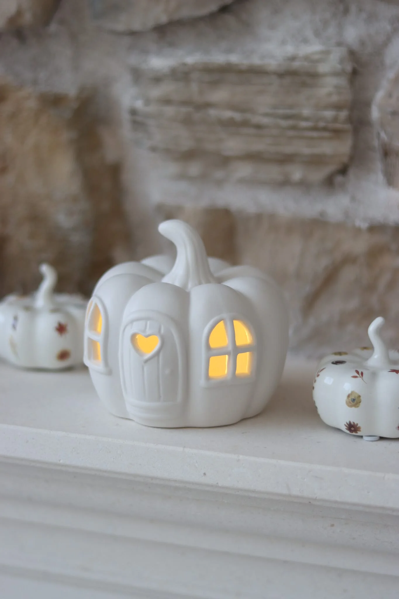 LED Pumpkin House - Heart Door - Image 3