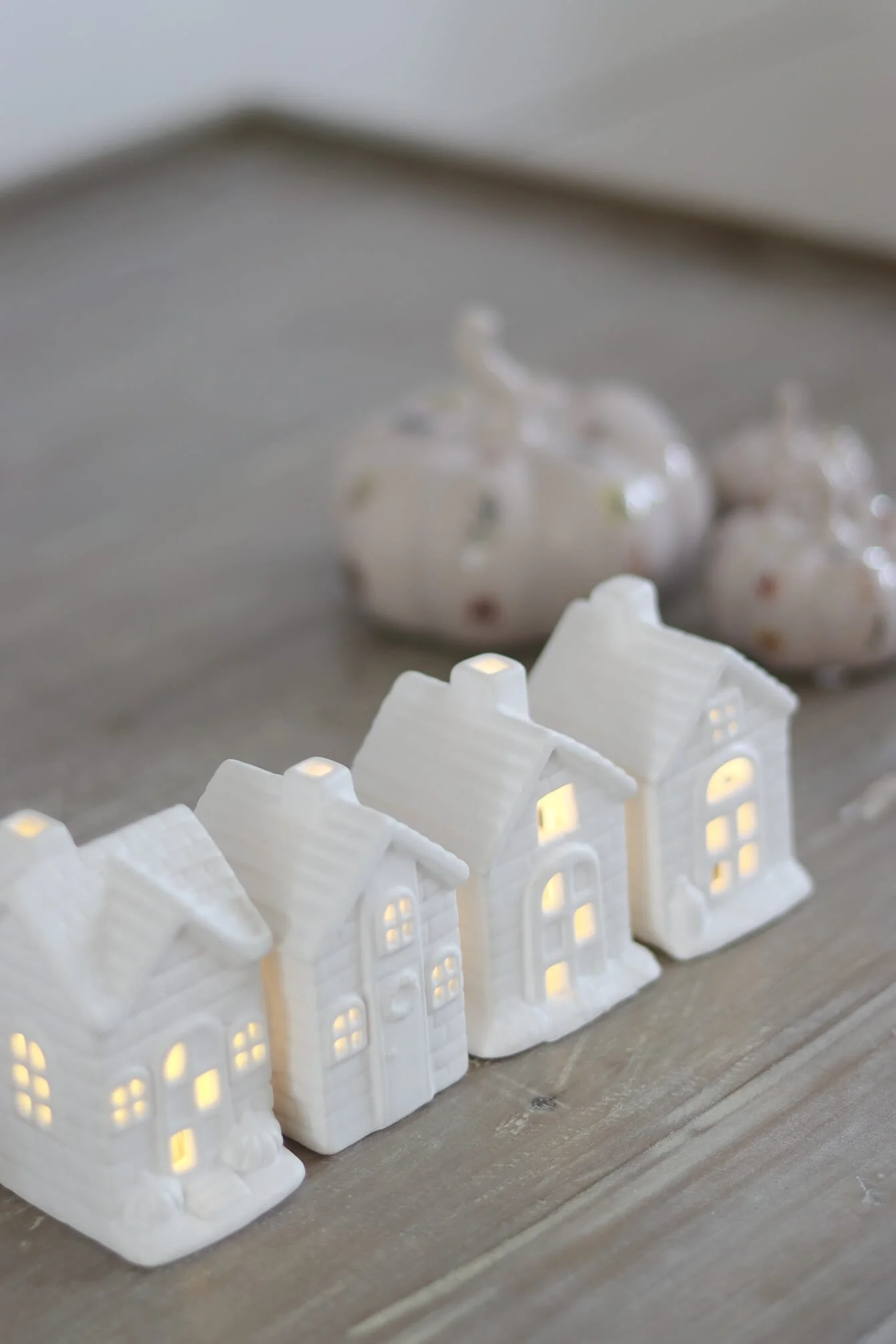LED Small Ceramic houses - Autumn 4pc - Image 2