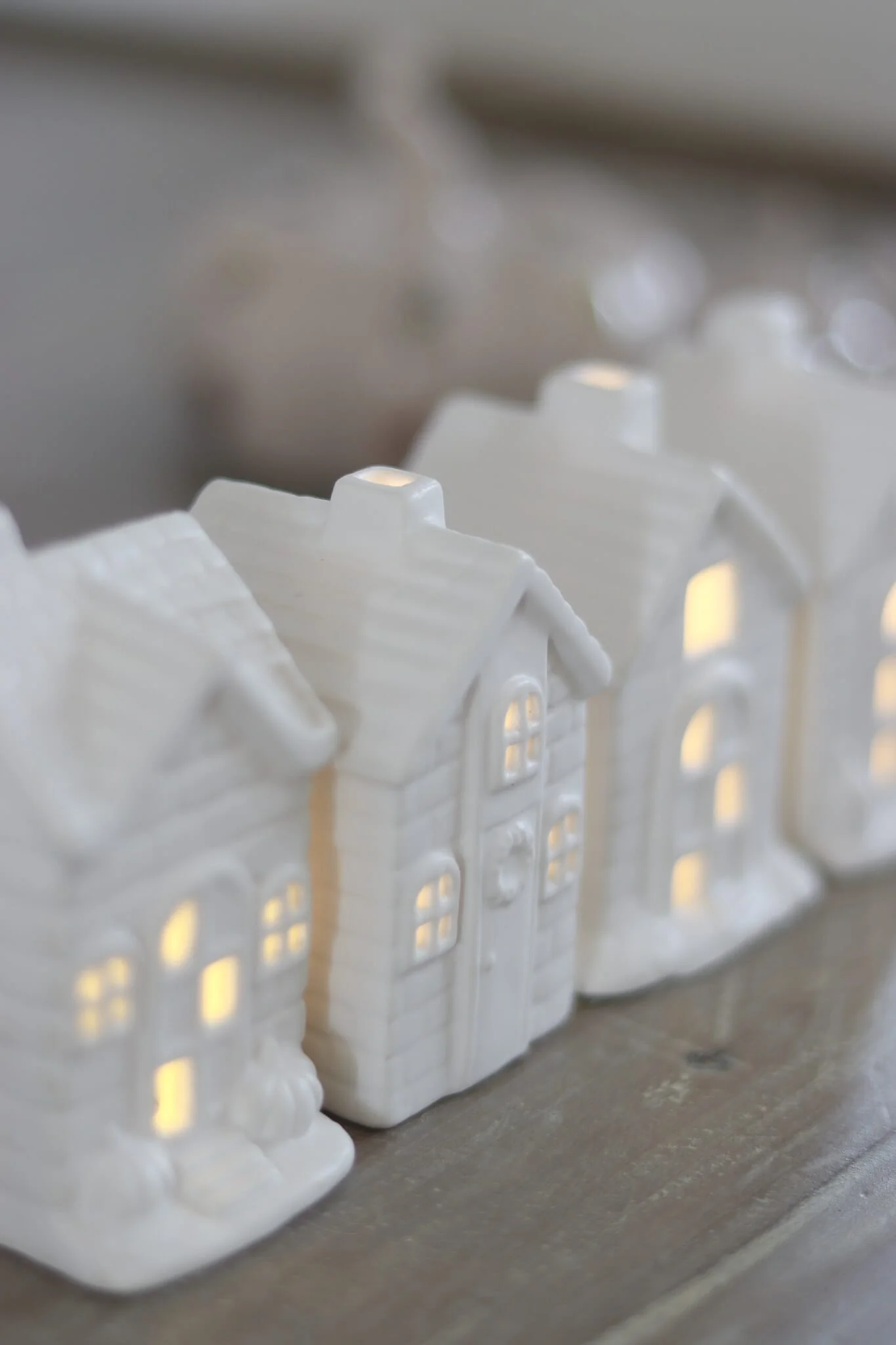 LED Small Ceramic houses - Autumn 4pc - Image 3