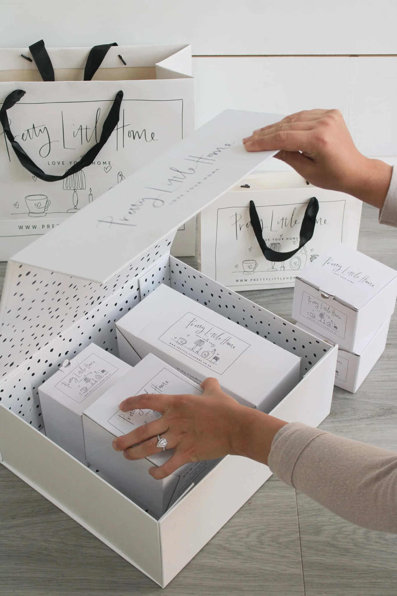 Luxury Gift Bag - Small - Image 3