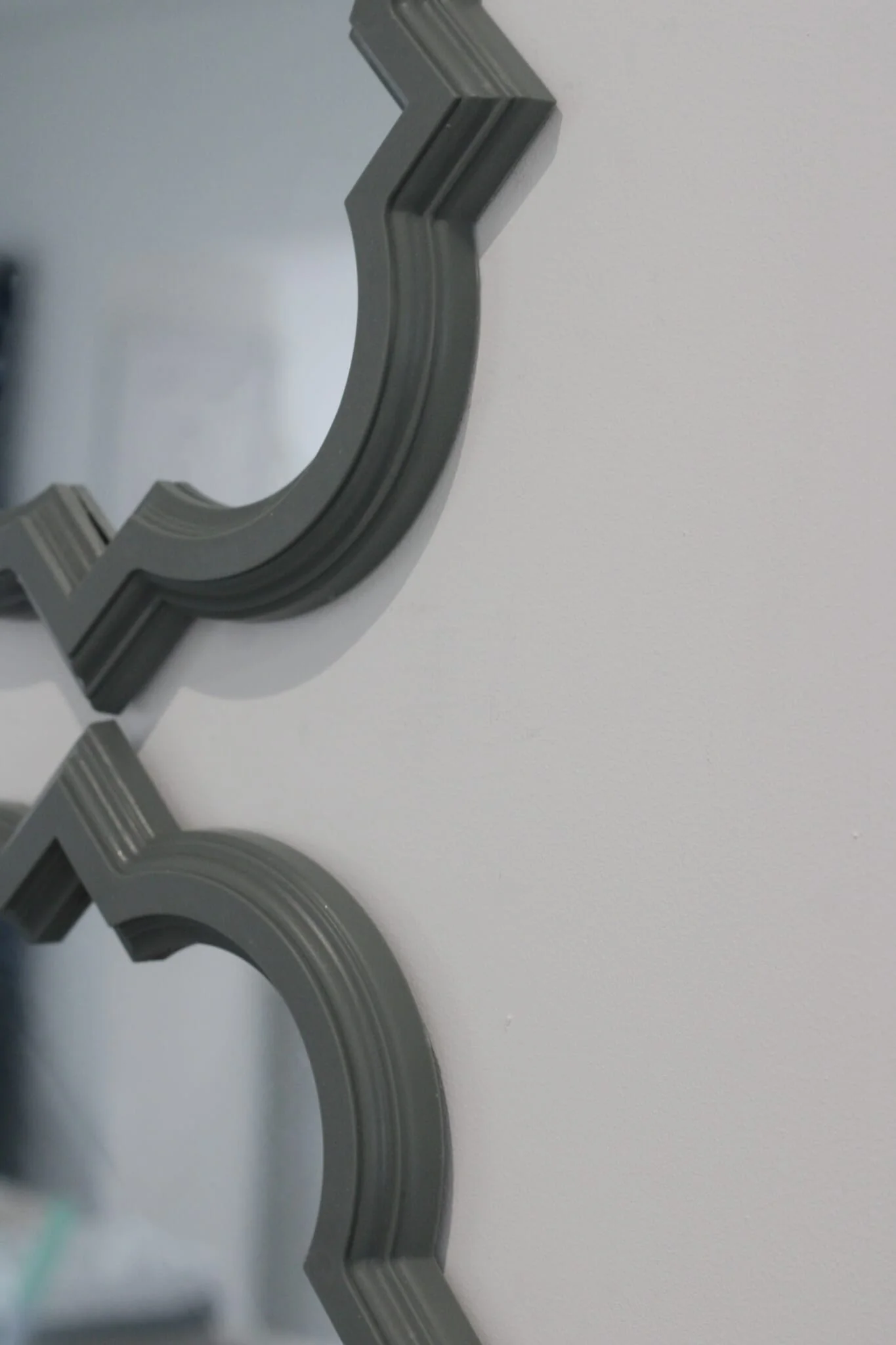 3 Mirror Set – Grey Quatrefoil - Image 3