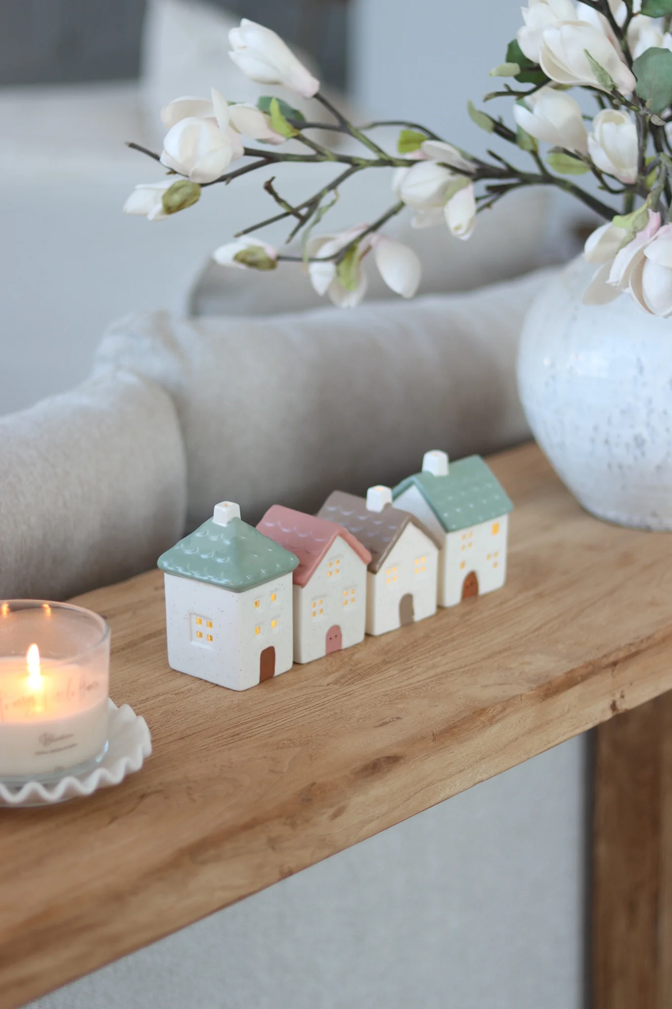 Set of 4 LED Pastel Ceramic Houses - Image 3