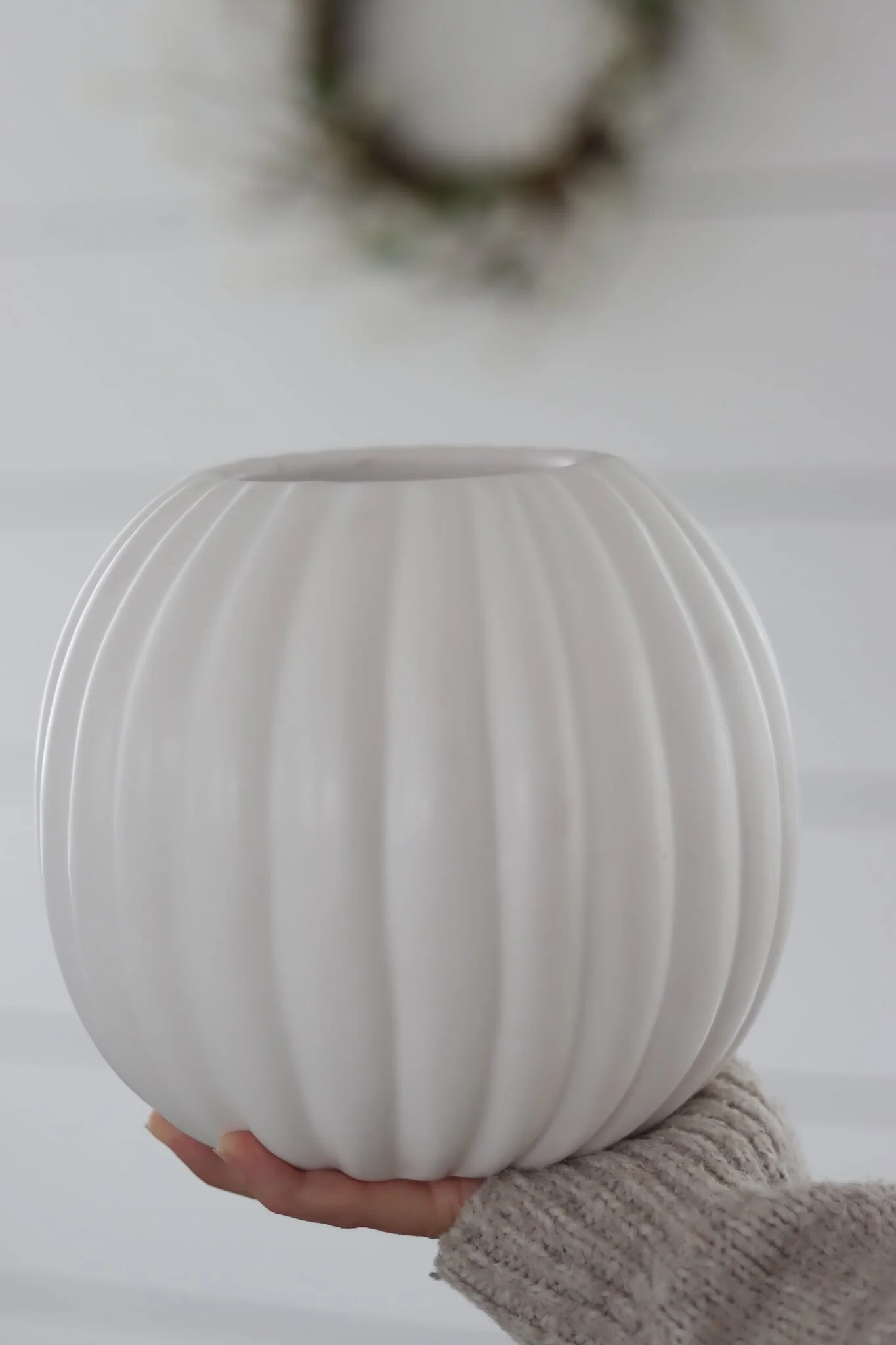 Pumpkin Style White Ceramic Vase - Image 4