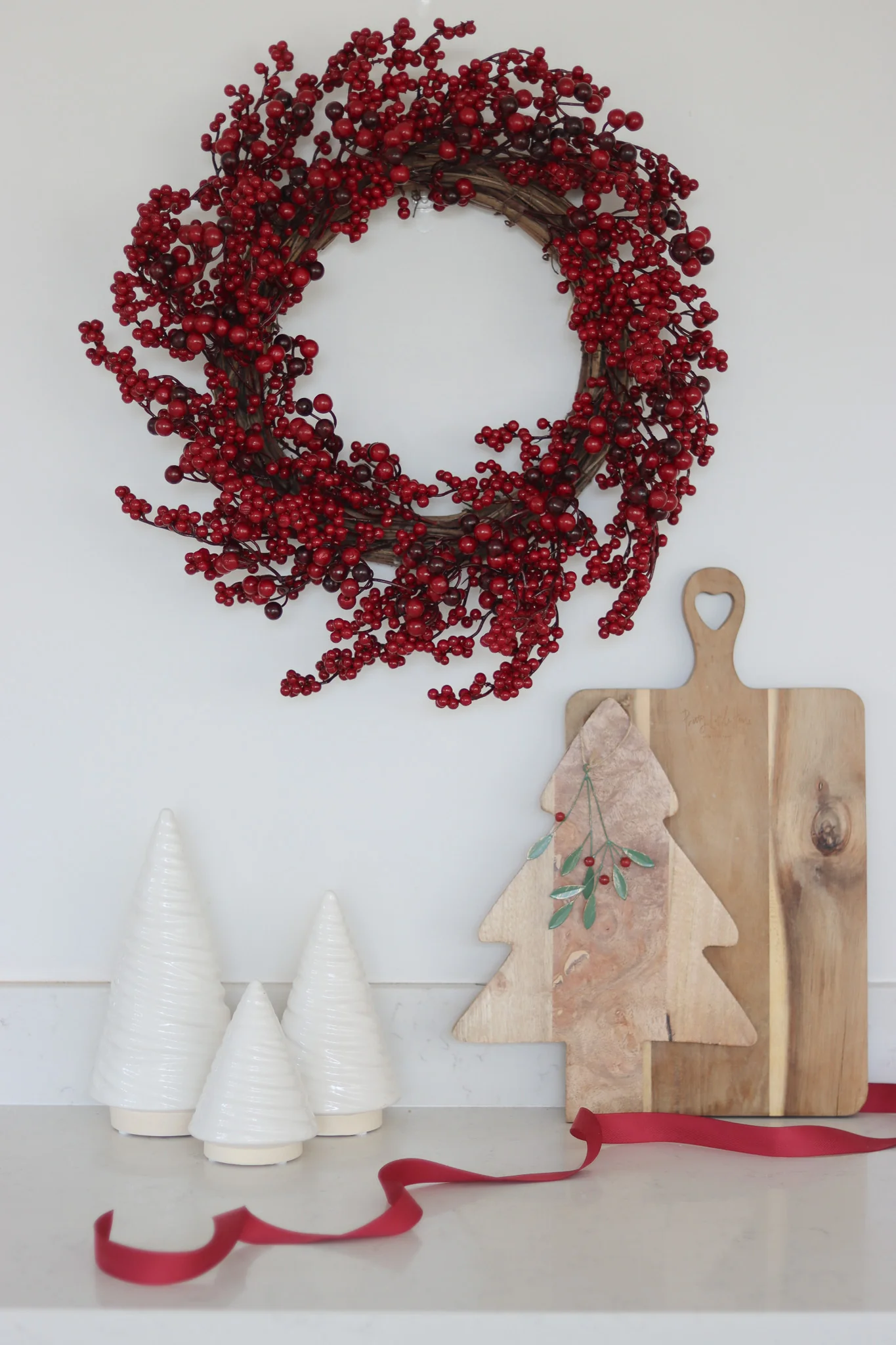 Christmas Wreath -  Red Winter Berries - Image 4