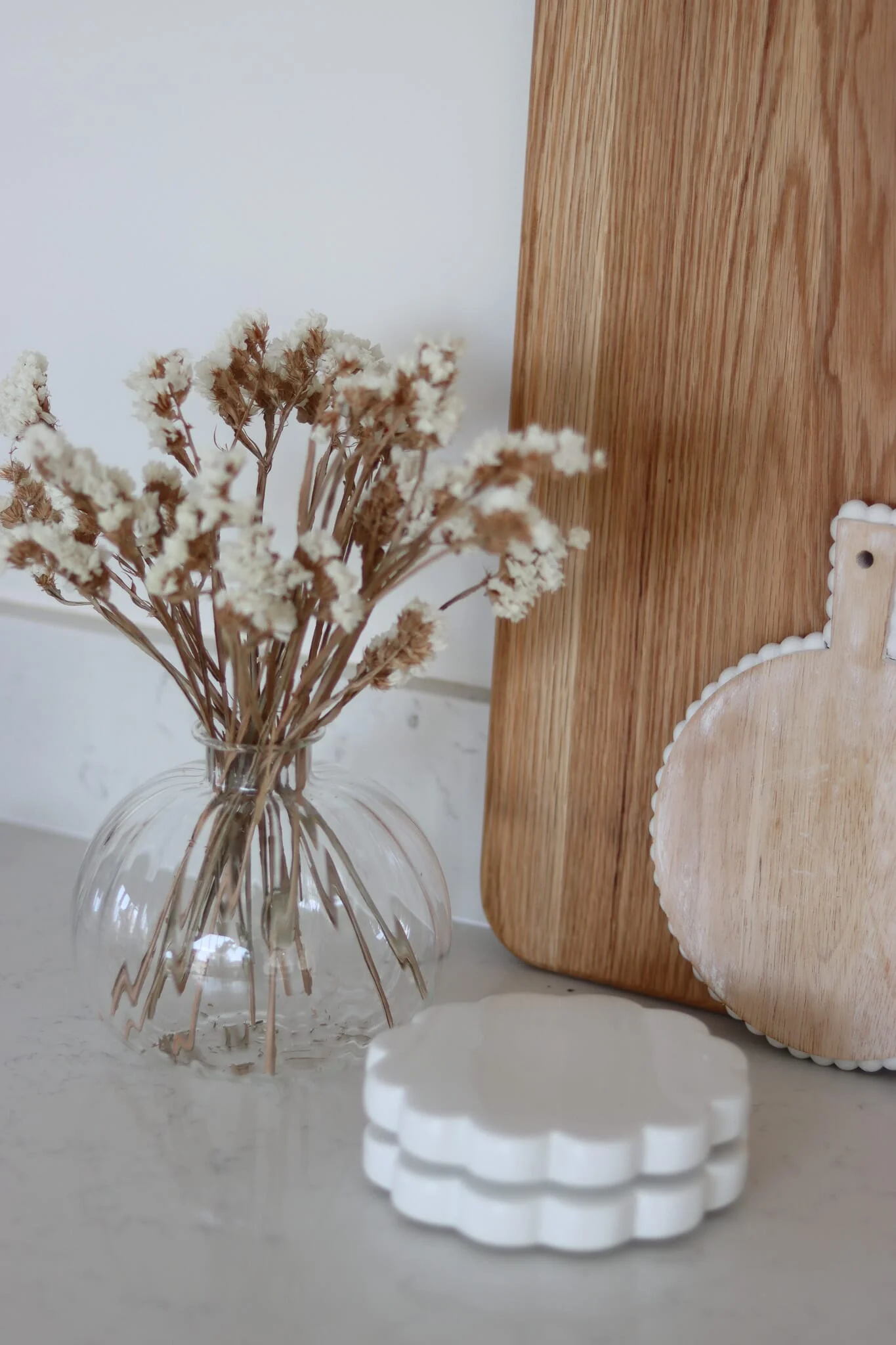 Round Ribbed Glass Vase - Image 4