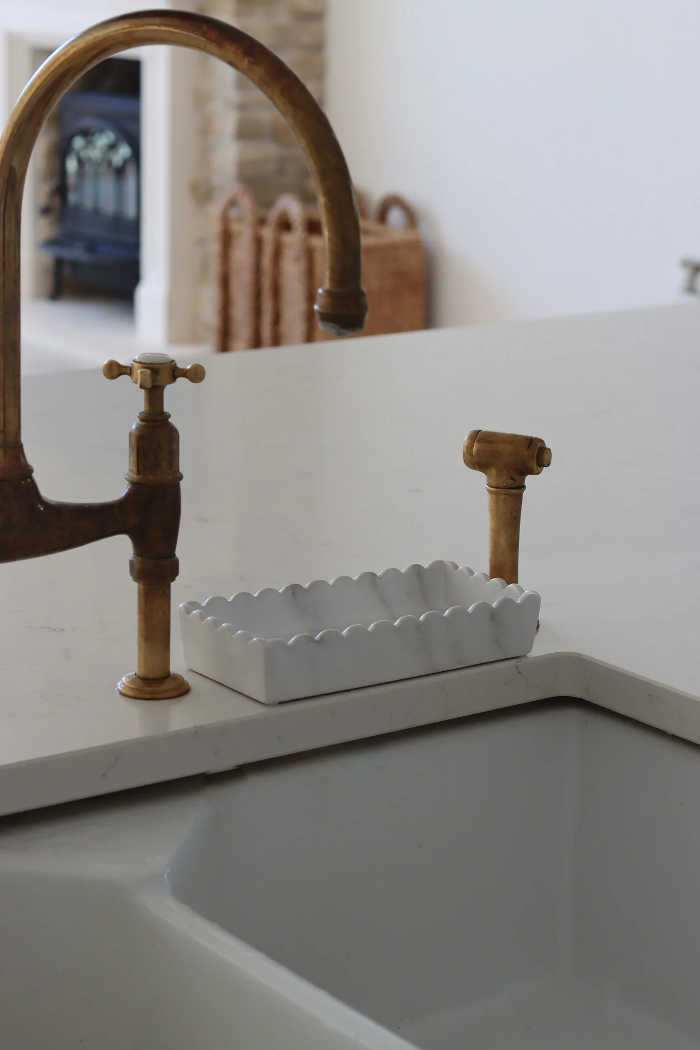 Scalloped Ceramic Tray - Image 2
