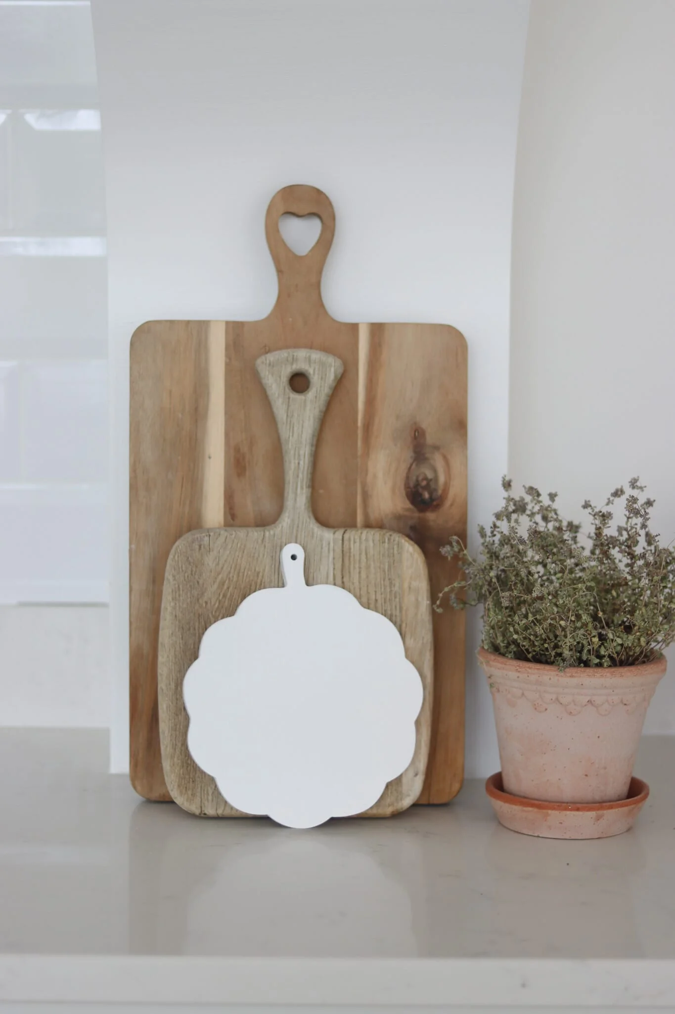 Scalloped Display Board – White - Image 3