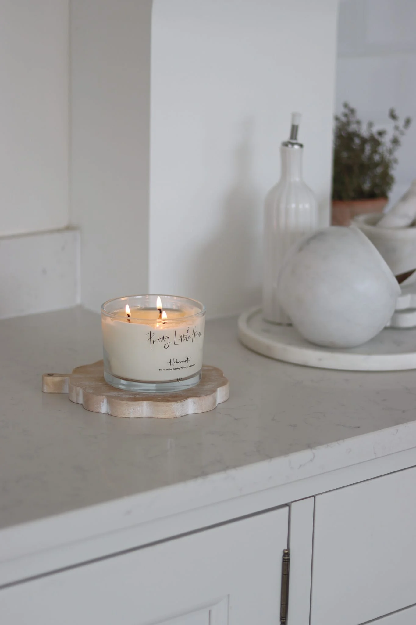Scalloped Display Board – Whitewash - Image 3