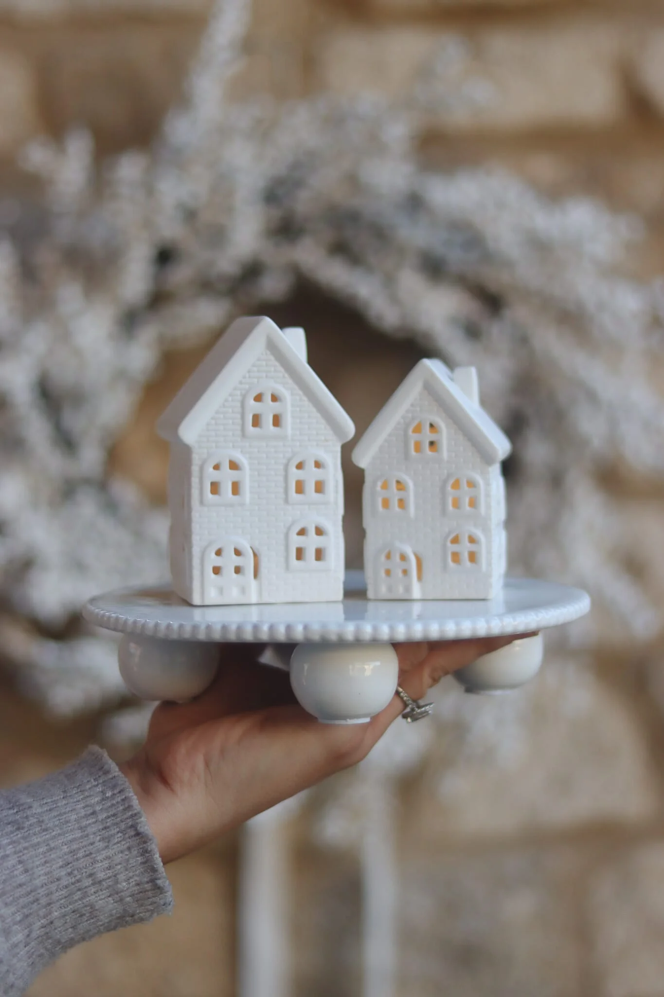 Set 2 Cosy Winter Houses - Image 2