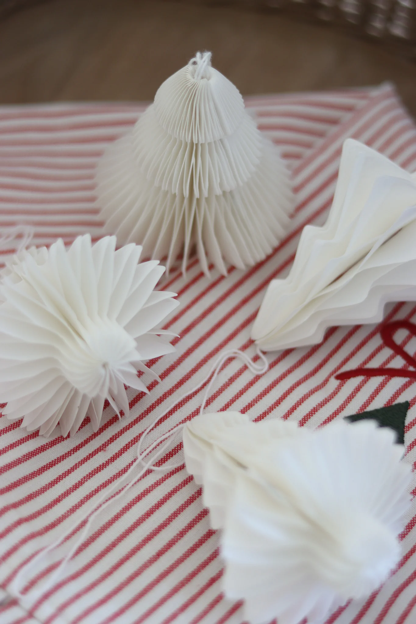Set 4 Paper Tree Decorations - Image 3