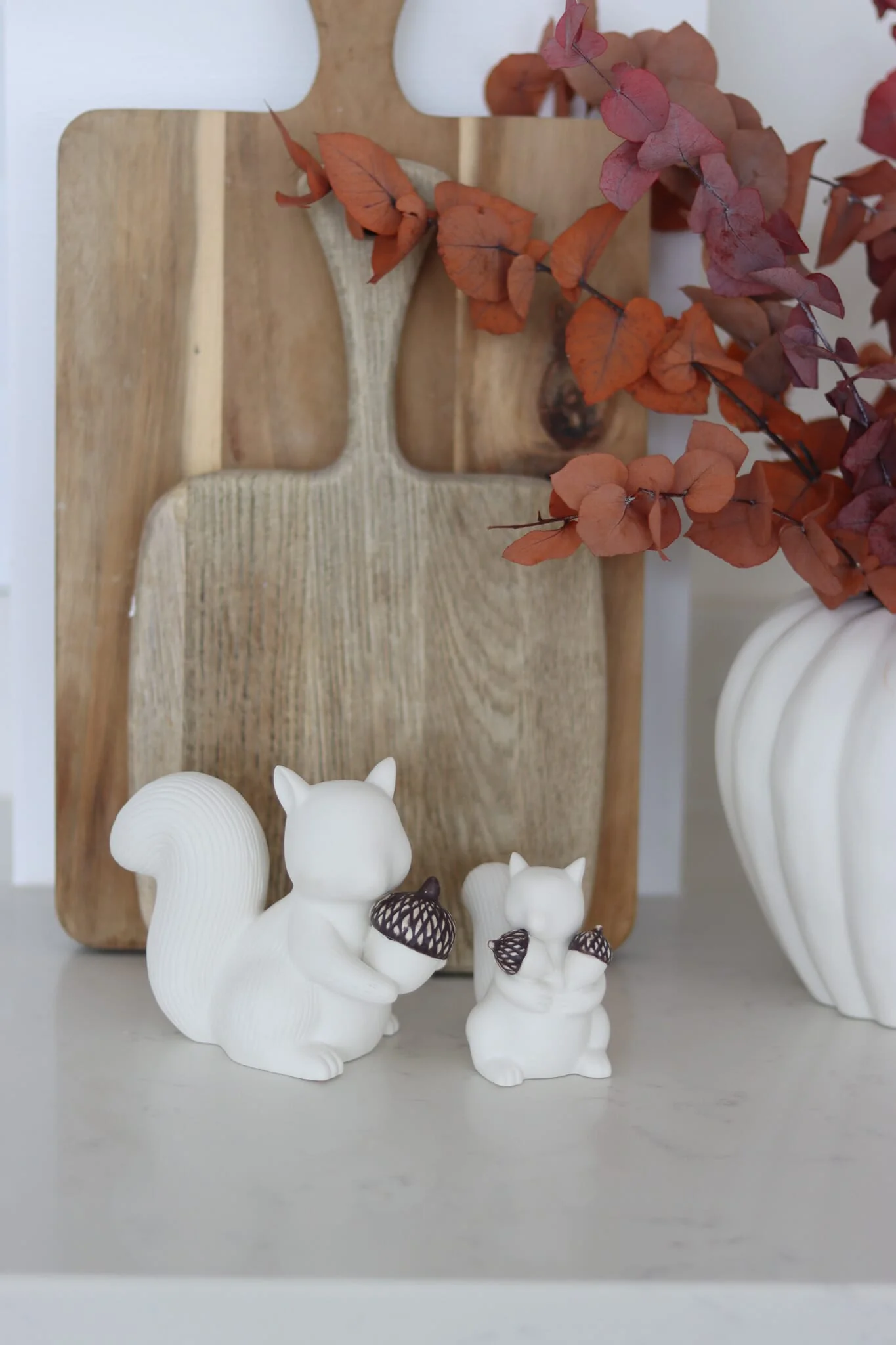 Set of 2 Ceramic Squirrels - Image 3