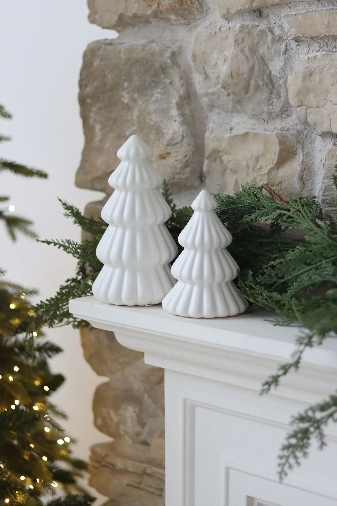 Set of 2 Ceramic Trees ā Snowy Tree - Image 3