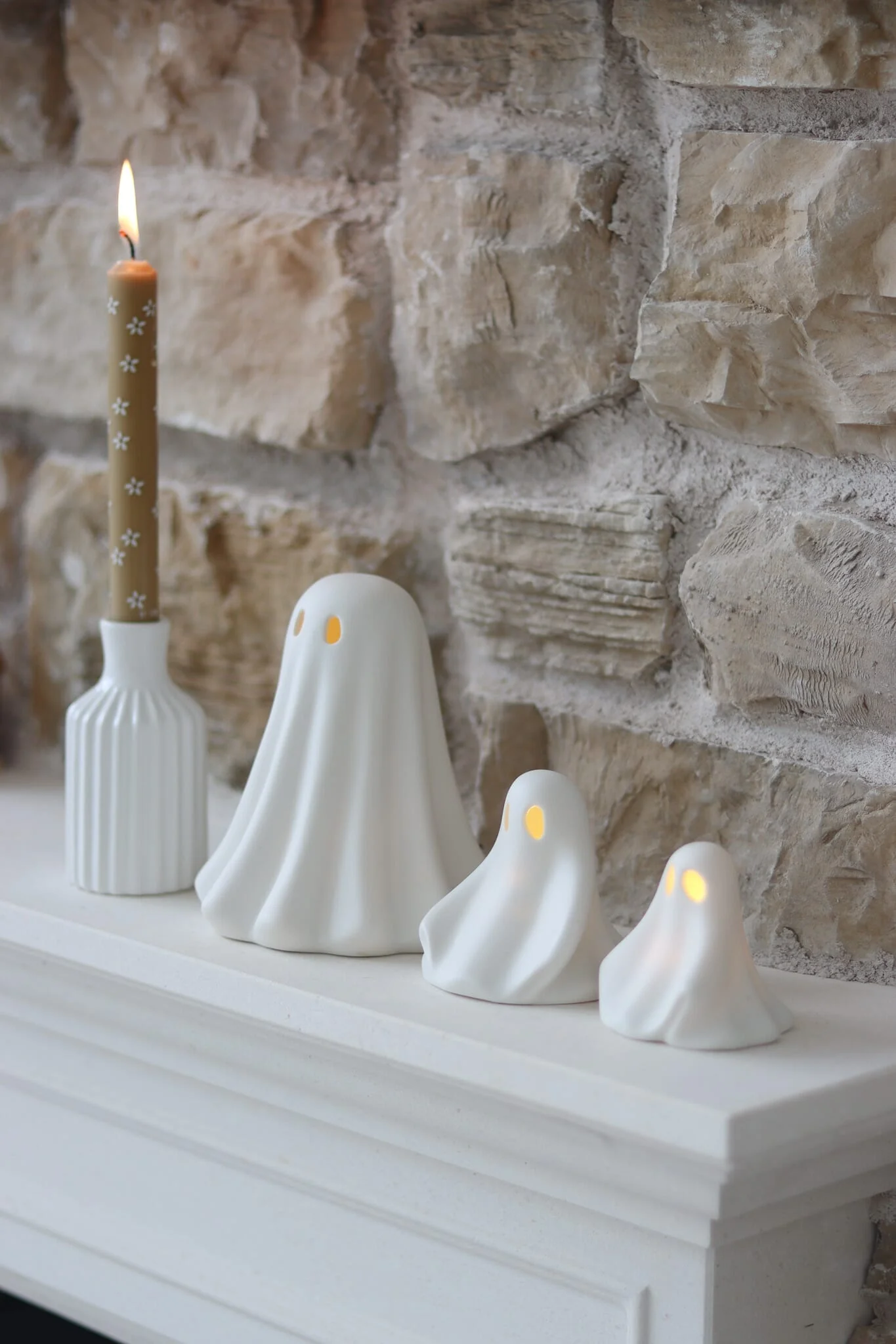 Set of 2 LED Ceramic Ghosts - Image 4