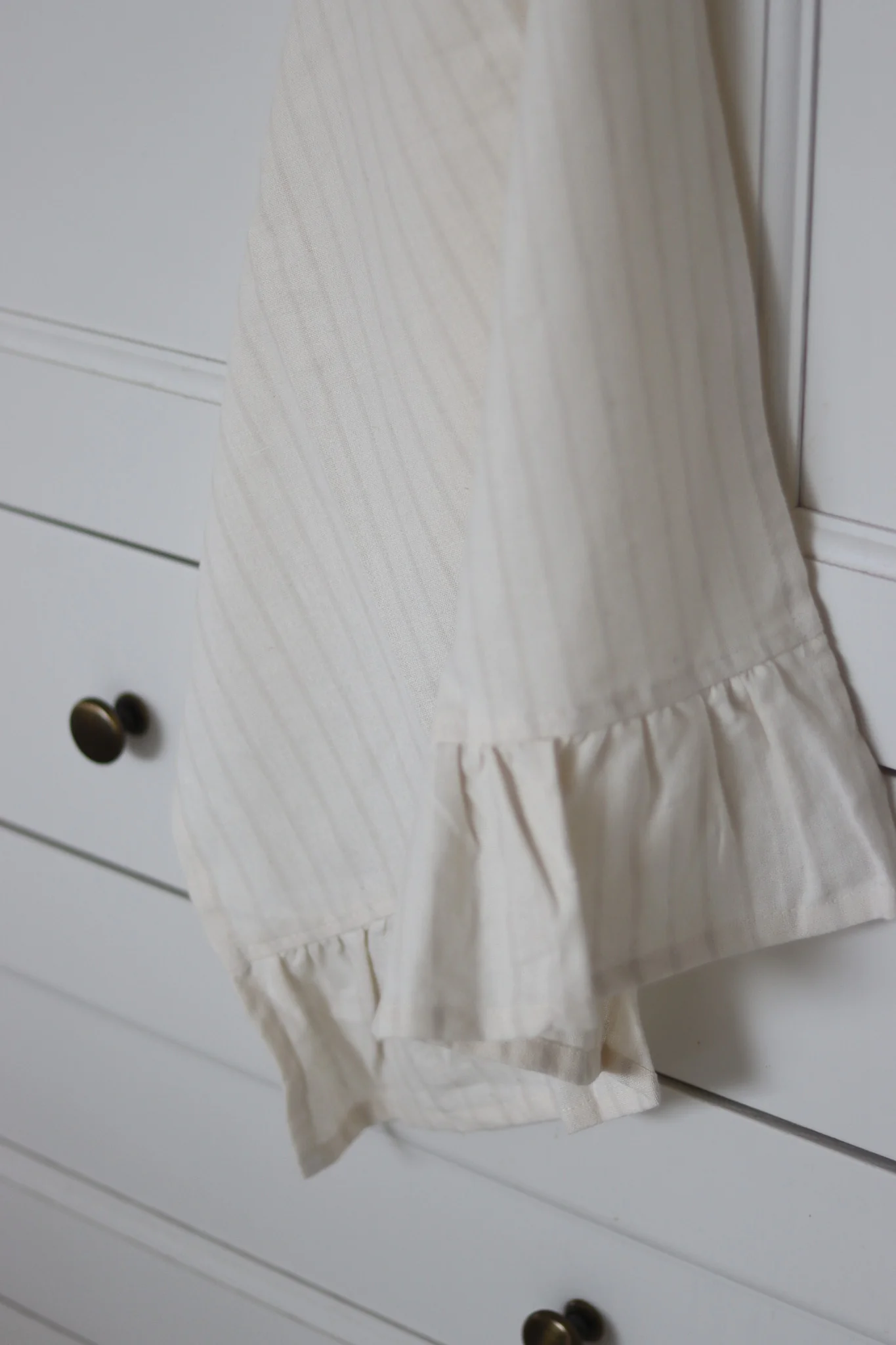 Set of 2 Pinstripe Light Grey Tea Towels - Image 3