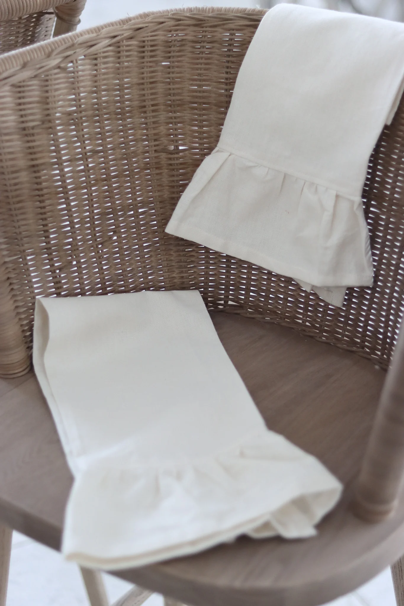 Set of 2 Ruffled Off-White Tea Towels