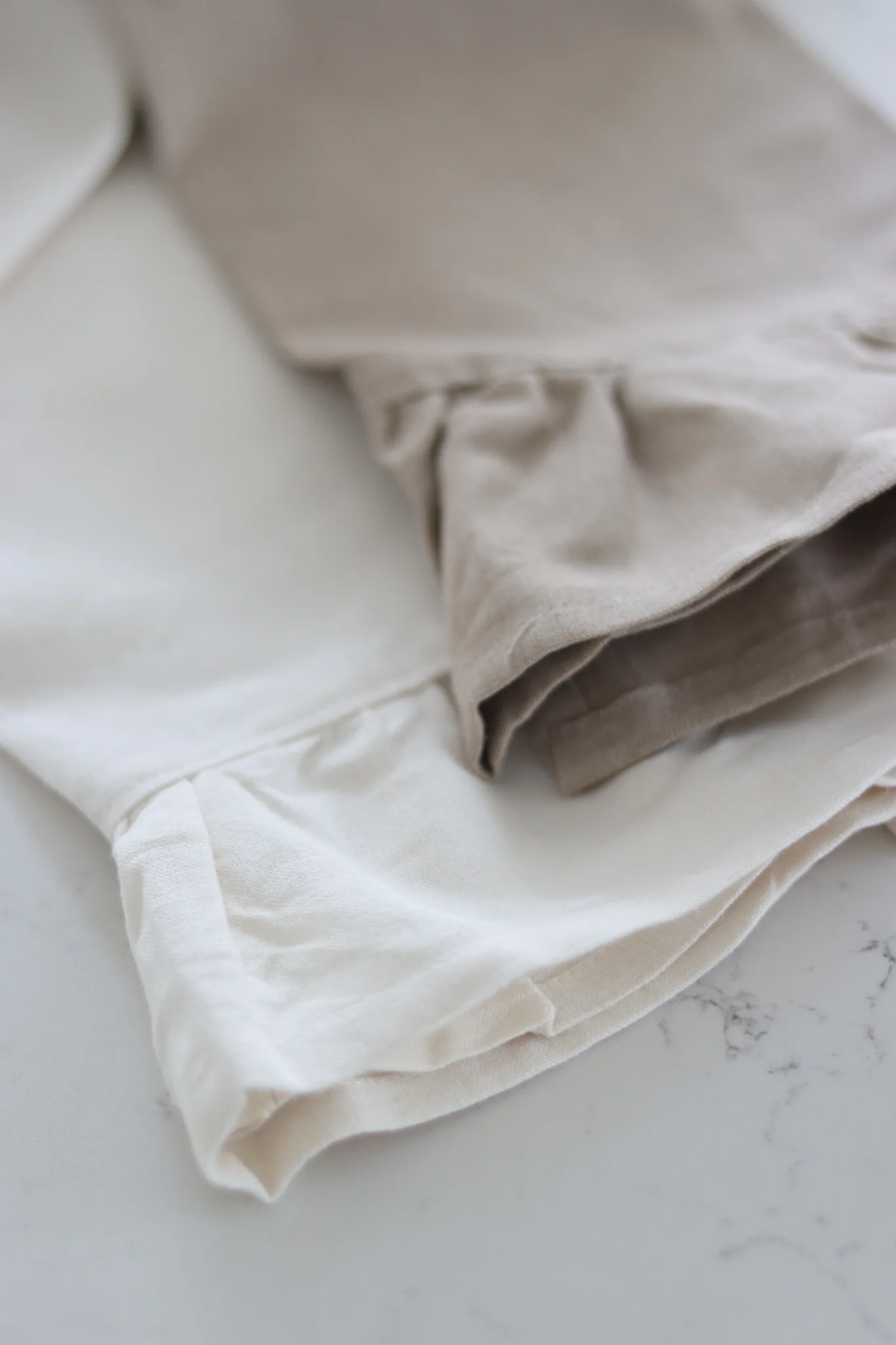 Set of 2 Ruffled Off-White Tea Towels - Image 4