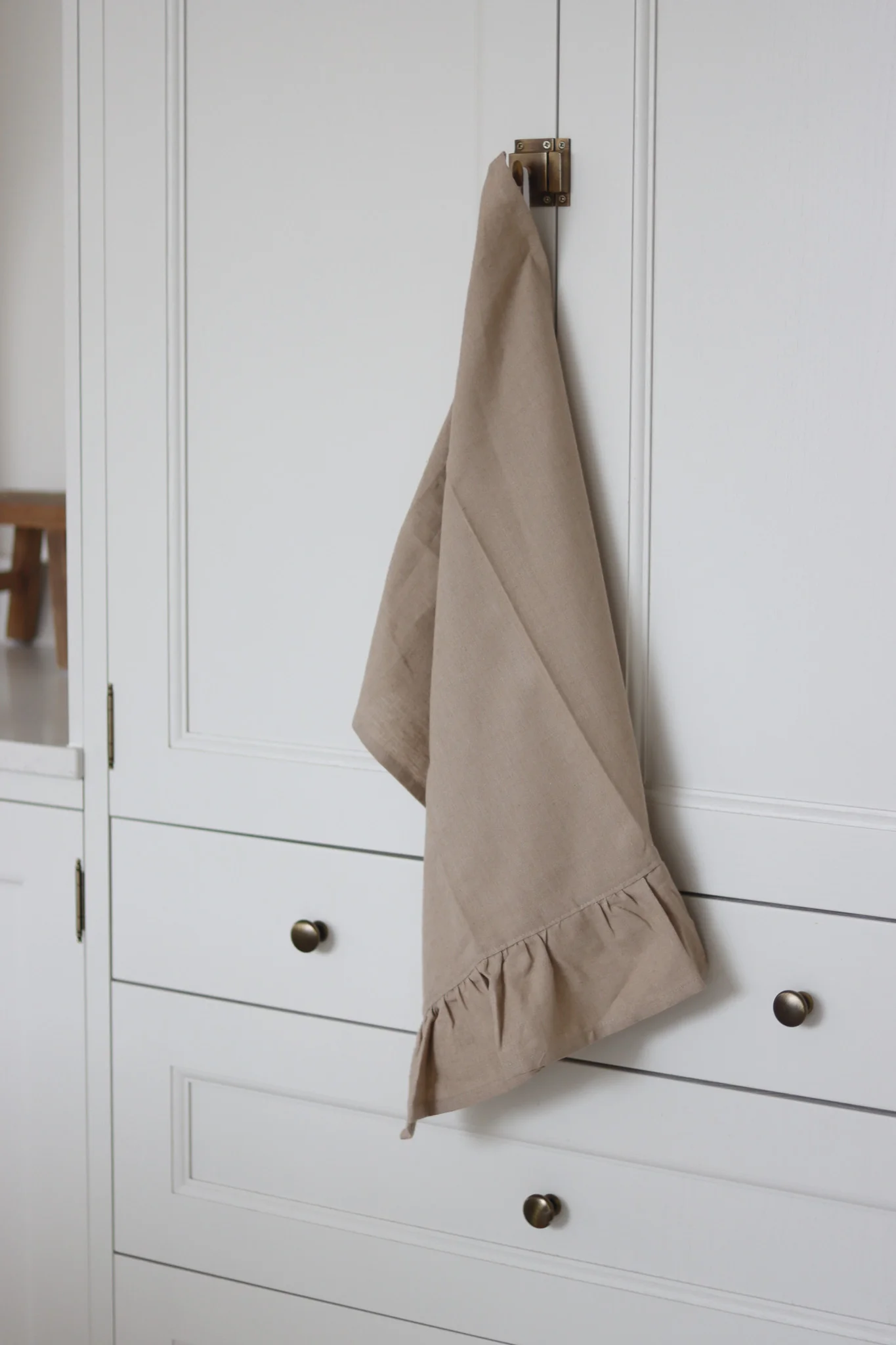 Set of 2 Ruffled Taupe Tea Towels - Image 5