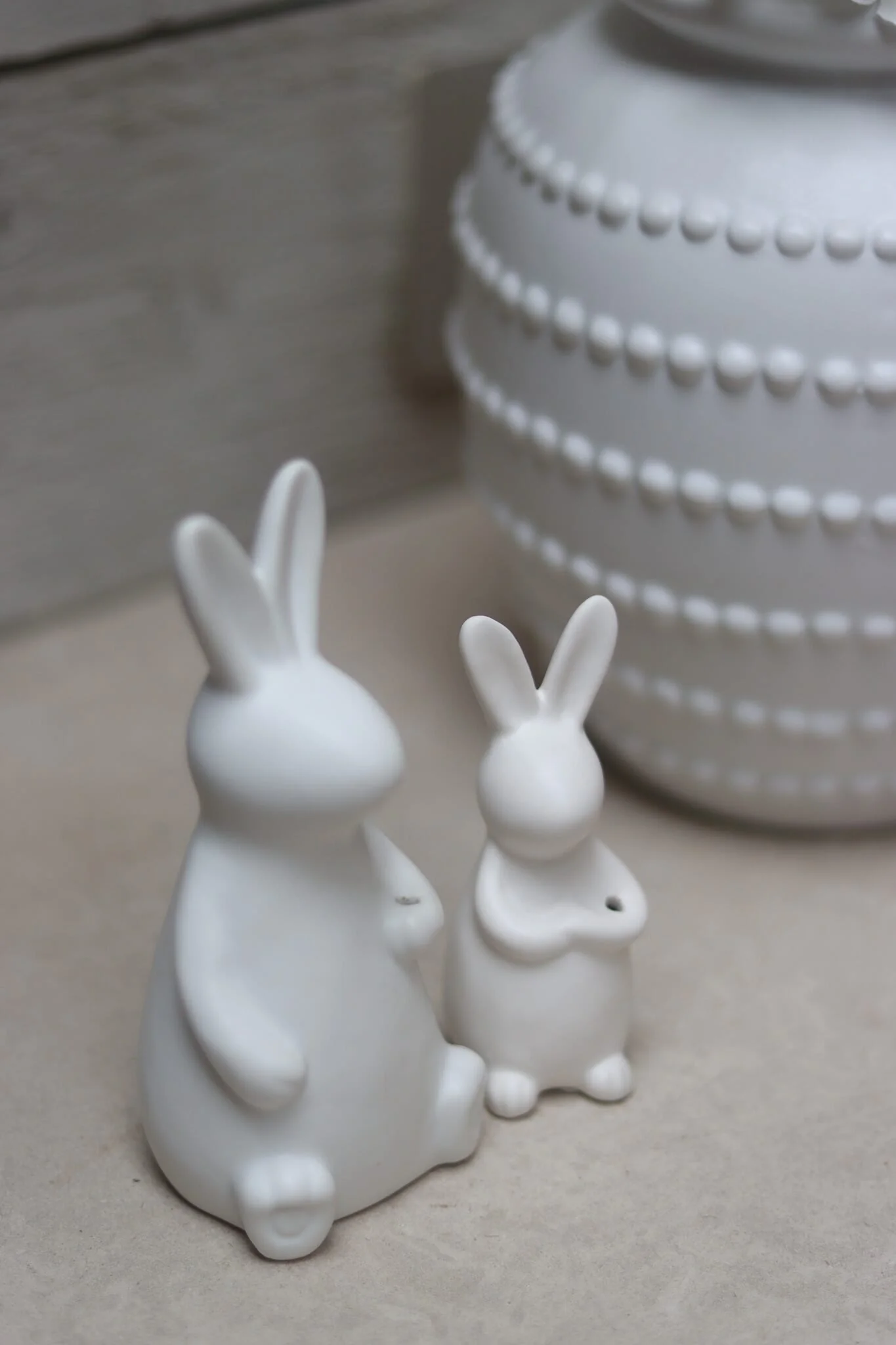 Set of 2 Sitting Easter Bunnies - Image 4