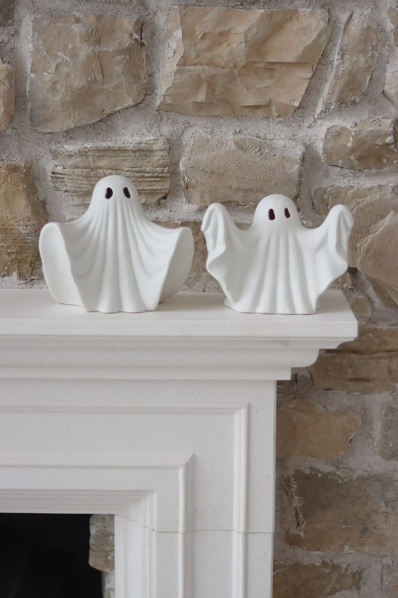 Set of 2 Spooky Ghosts – White - Image 2