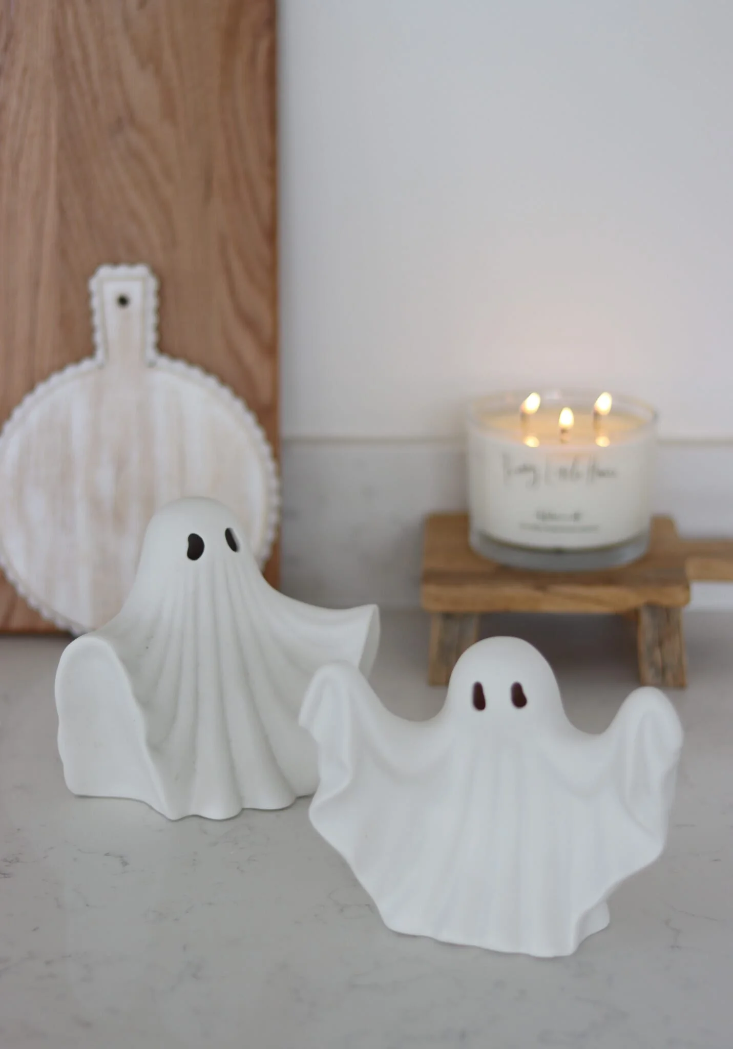 Set of 2 Spooky Ghosts – White - Image 4