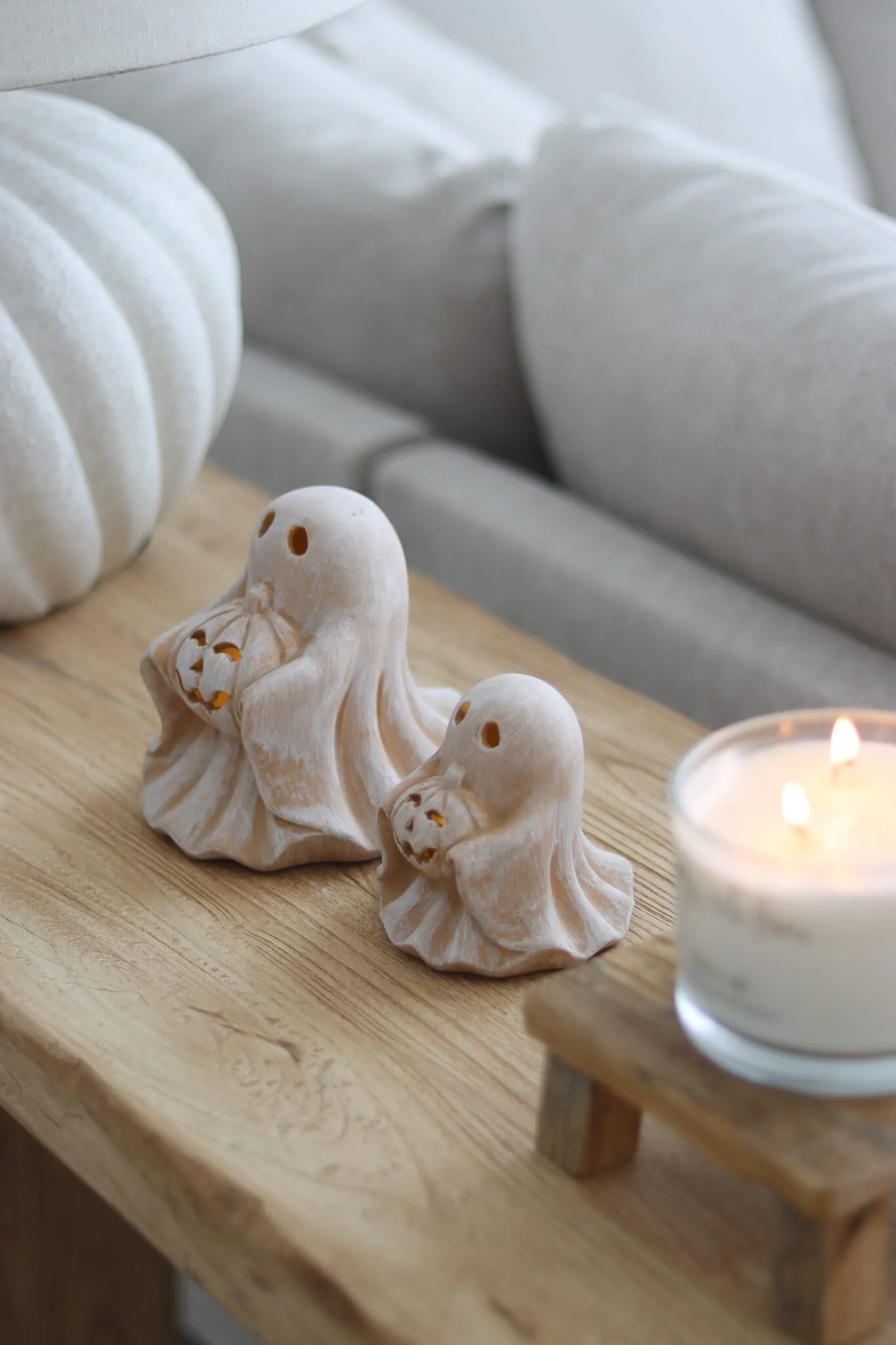 Set of 2 Terracotta Ghosts Holding Pumpkins