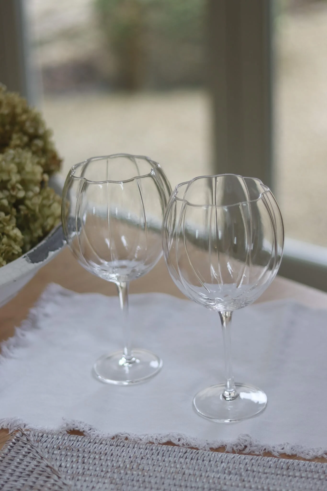 Set of 2 Wine Glasses - Scalloped - Image 2