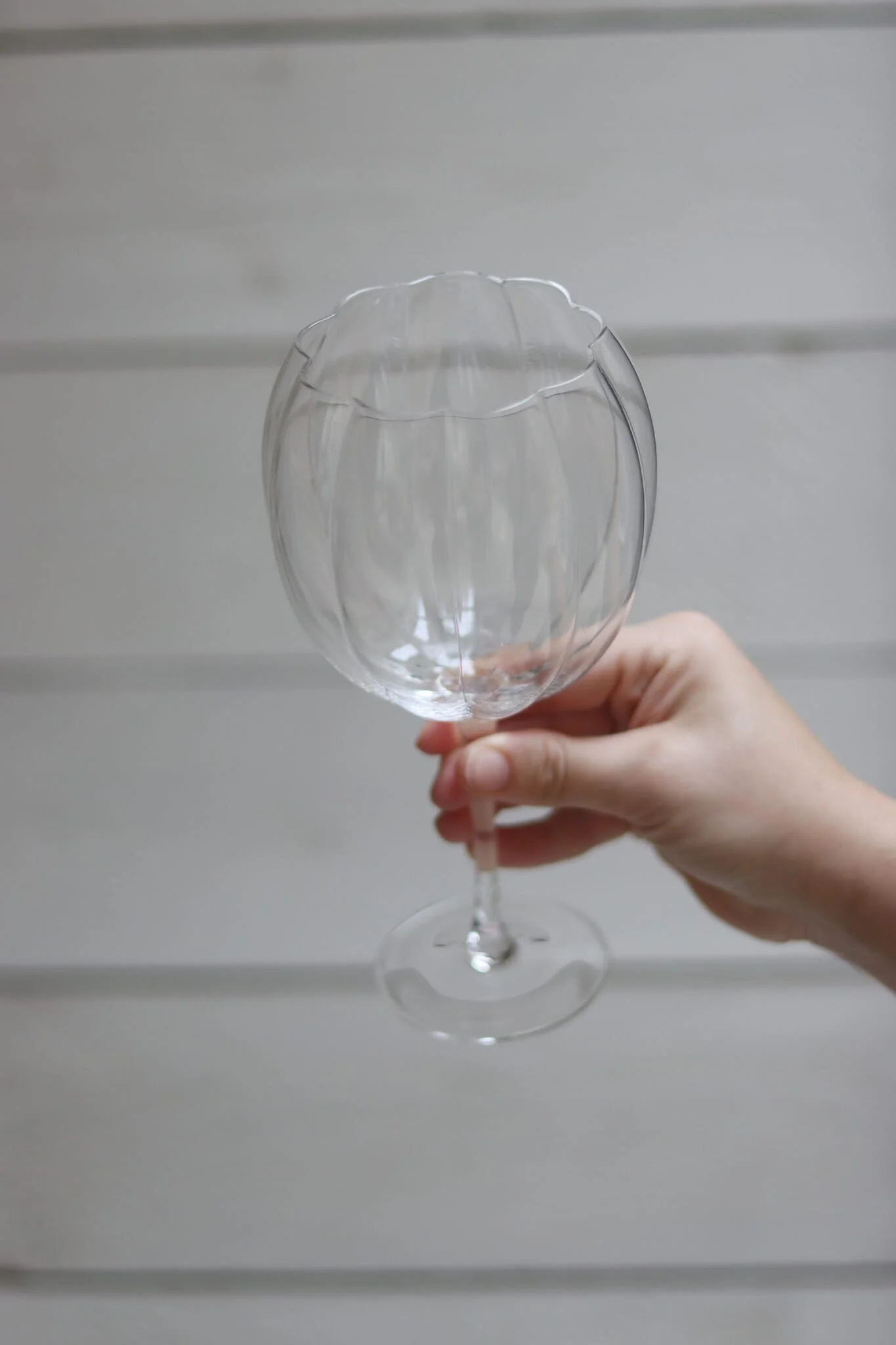 Set of 2 Wine Glasses - Scalloped - Image 3