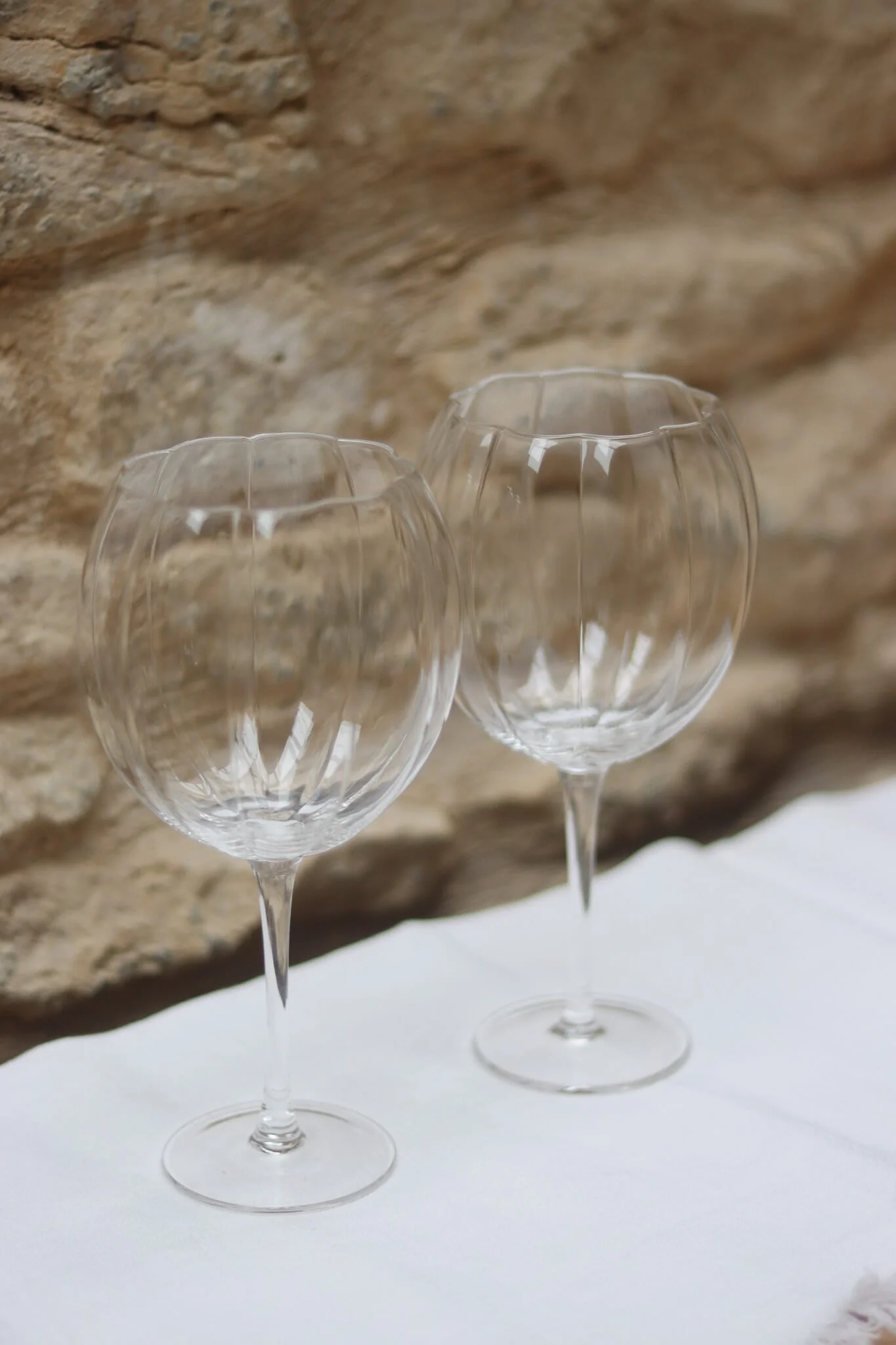 Set of 2 Wine Glasses - Scalloped - Image 4