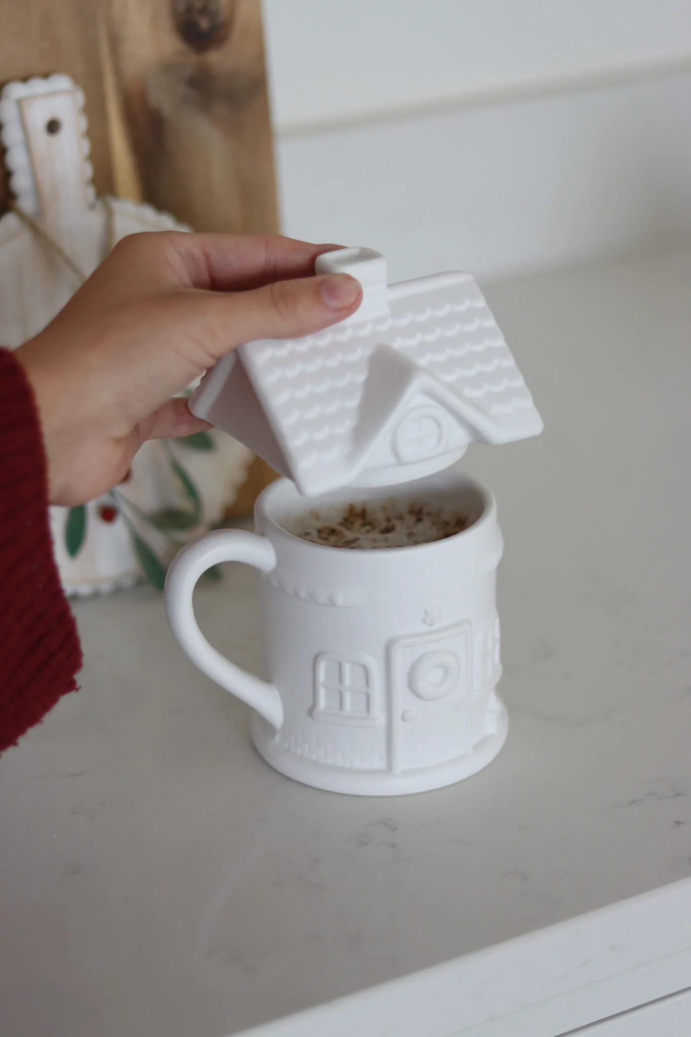 Set of 2 Winter House Mugs - Image 4