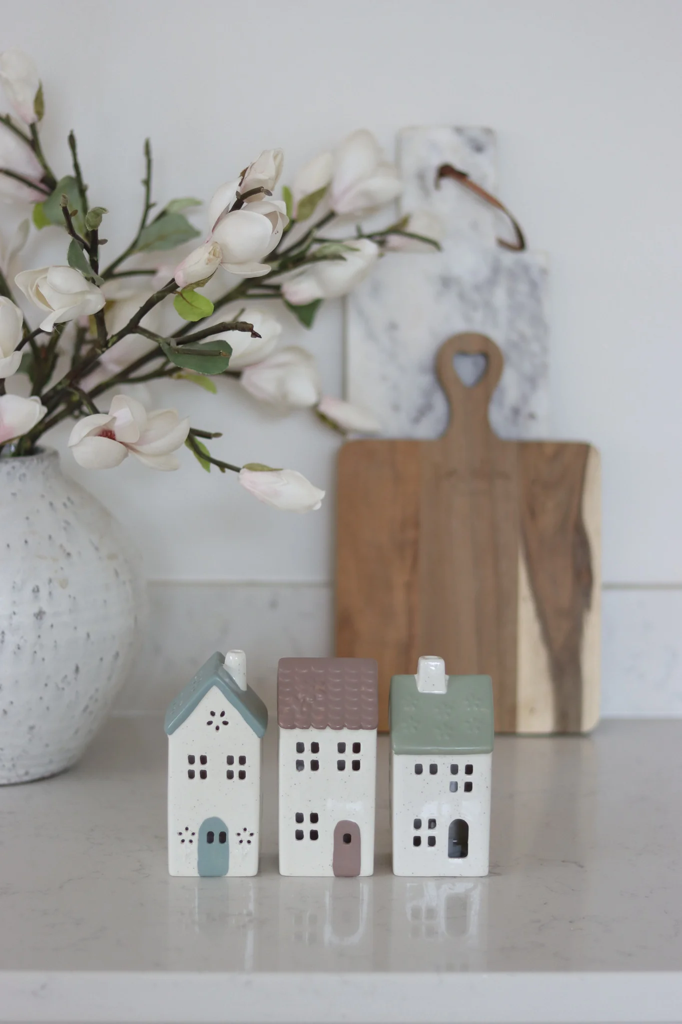 Set of 3 LED Pastel Ceramic Houses - Image 9