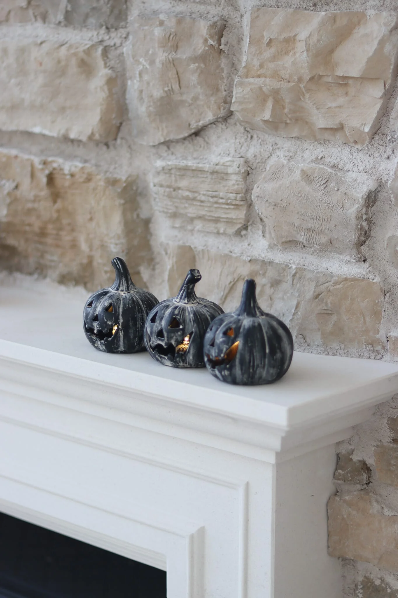 Set of 3 Mini Jack O Lanterns – Black - Image 3