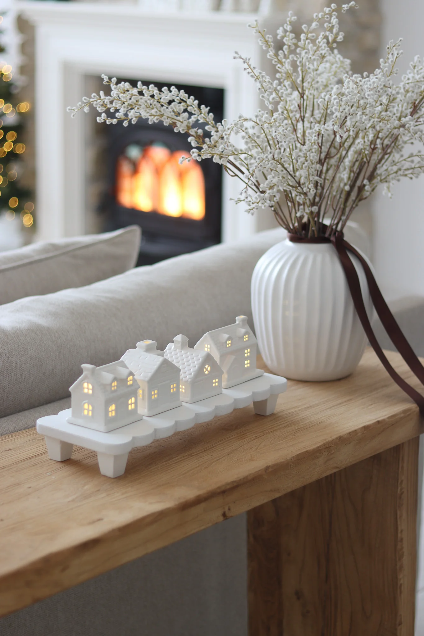 Set of 4 LED Christmas Village Houses - Image 5